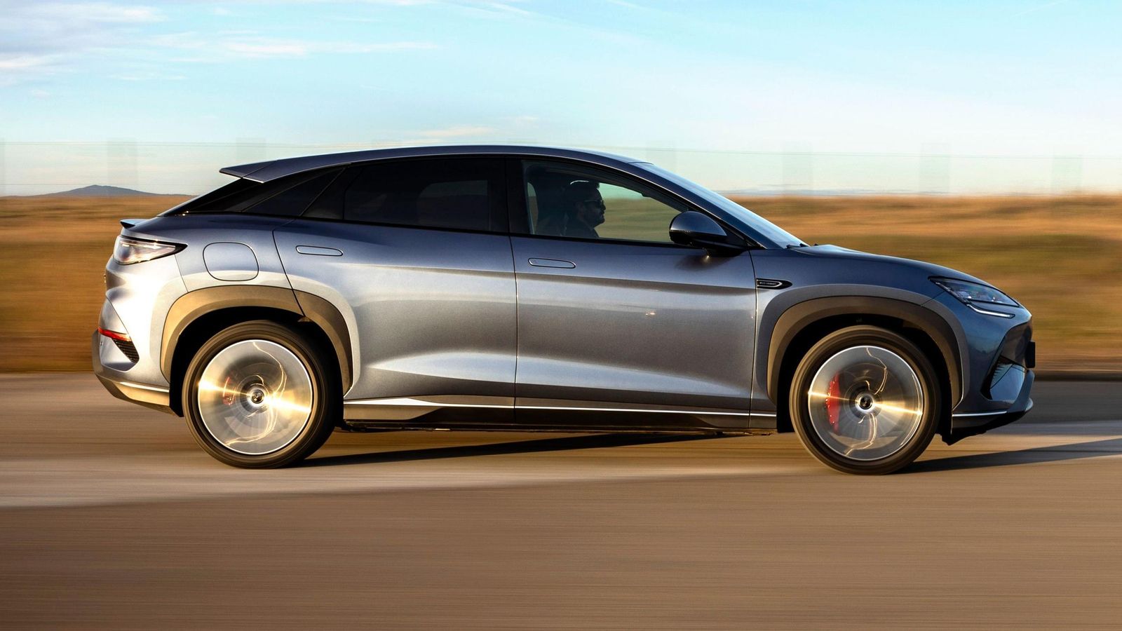 El Sealion 7 se presenta como una alternativa directa, sobre todo, al SUV más vendido, el Tesla Model Y; pero éste no es su único rival.