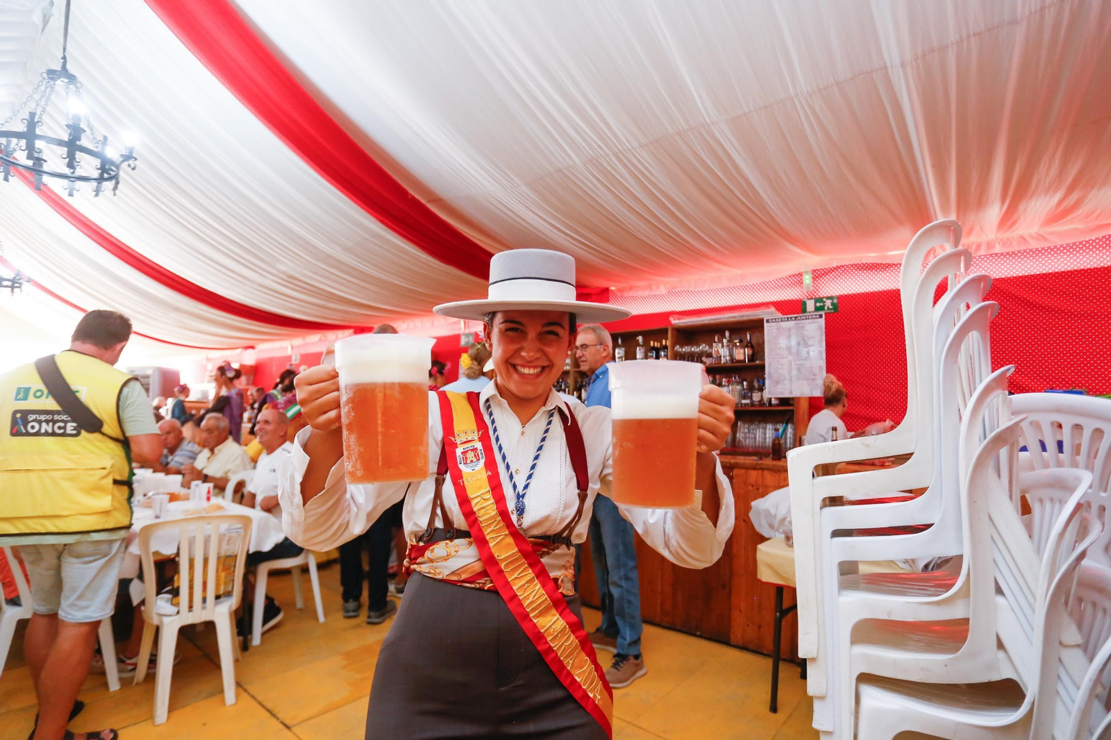 Búscate en las fotos del lunes en la Feria de Tarifa