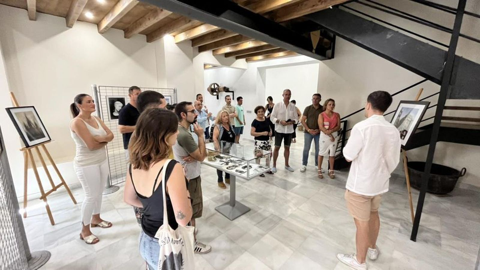 Exposición de dibujos de Miguel Carmona en el Molino del Perrillo, de Berja