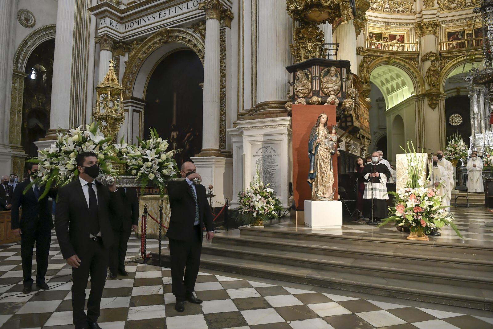 Fotos: la celebración del Corpus Christi 2021 en la Catedral de Granada
