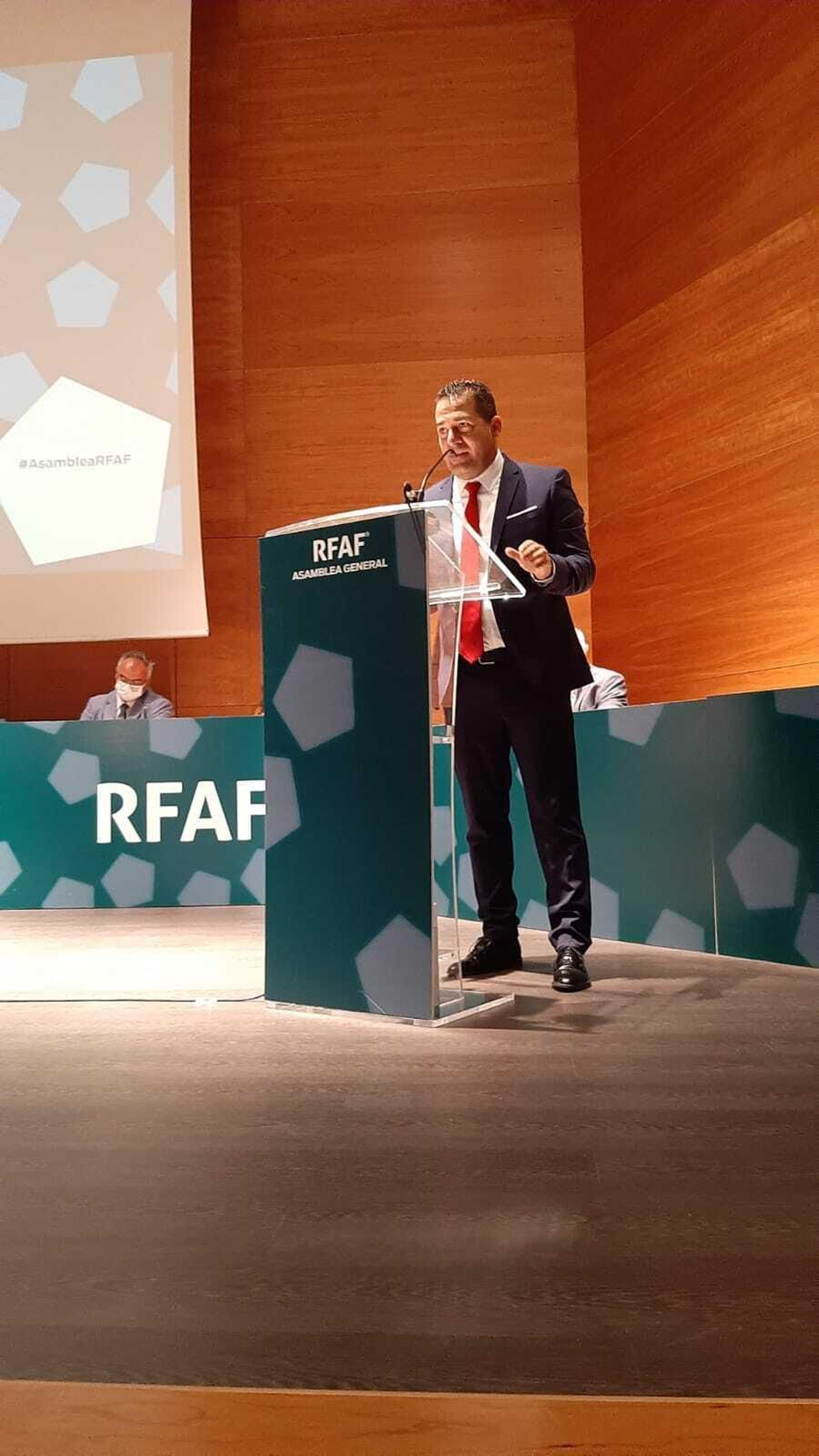 Pablo Lozano, presidente de la RFAF, en la asamblea de ayer en Dos Hermanas.