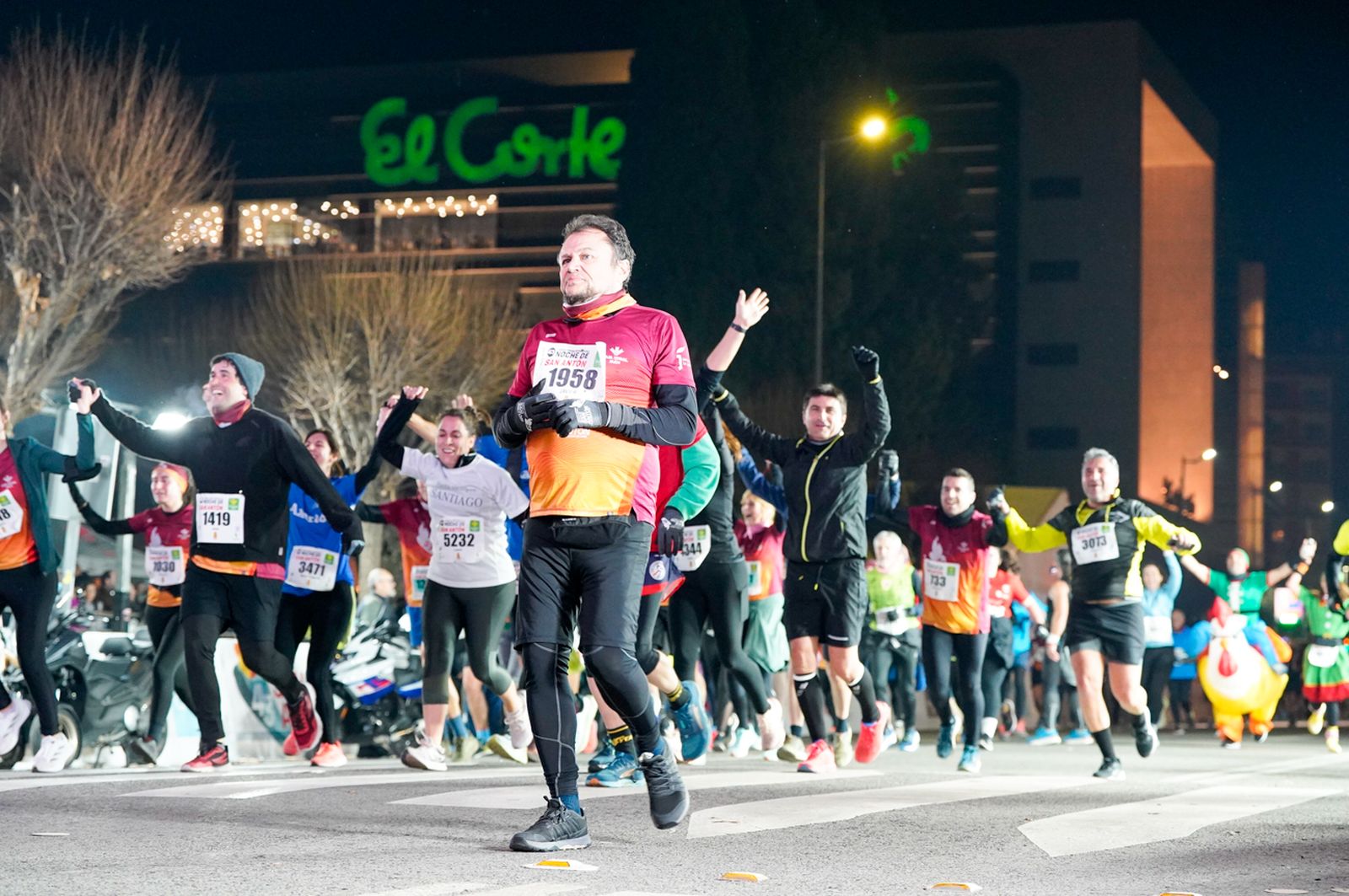 En imágenes: búscate en tu llegada a meta de la Carrera de San Antón 2026 (1)