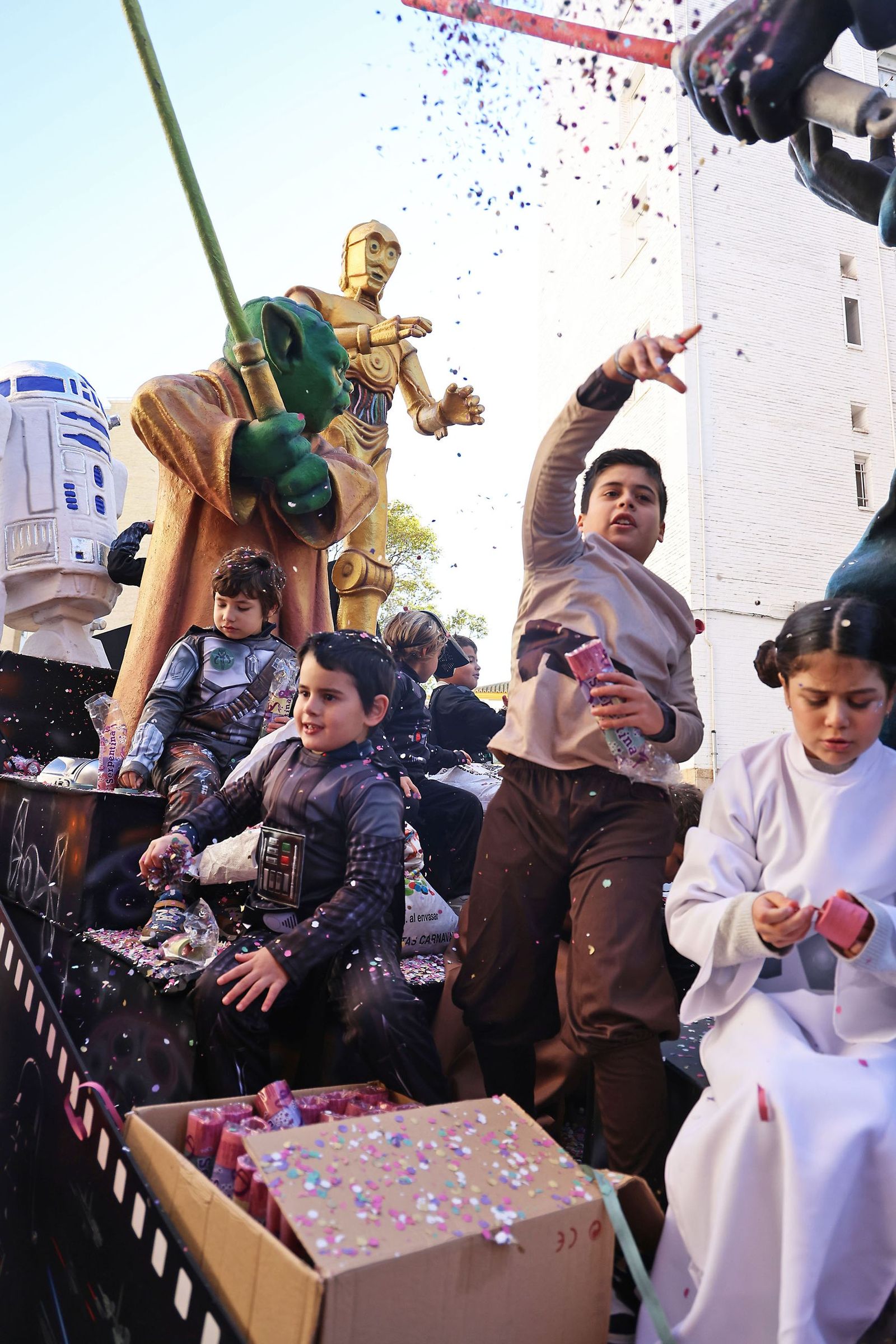 Las mejores fotografías de la salida y recorrido de la cabalgata de Reyes Magos 2026