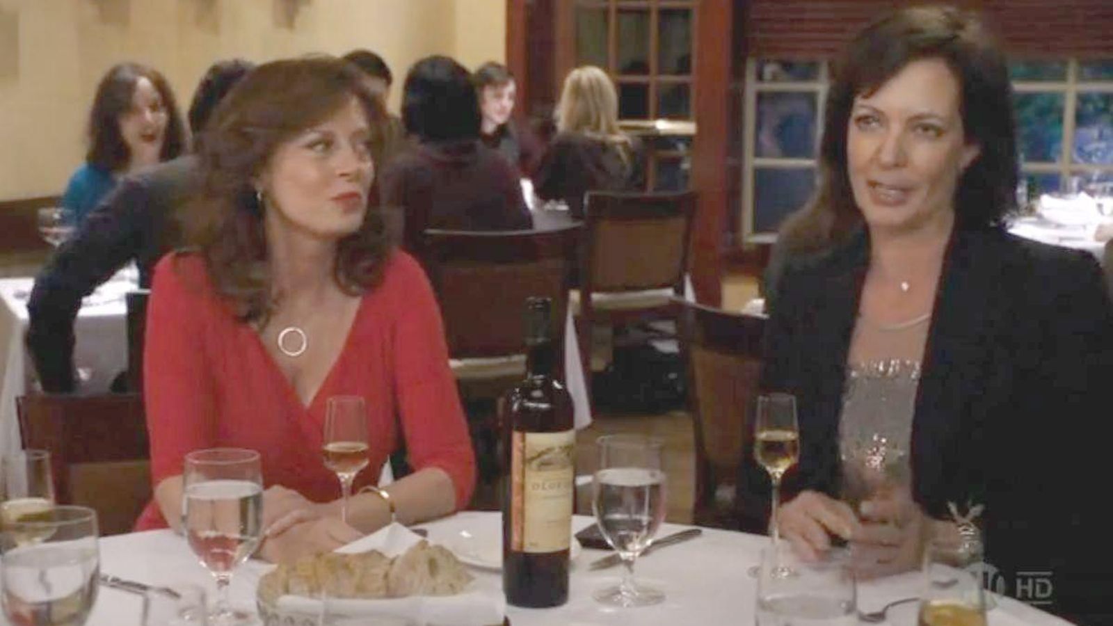 Susan Sarandon disfruta del vino de Bodegas Dios Baco, en The Big C (2010).