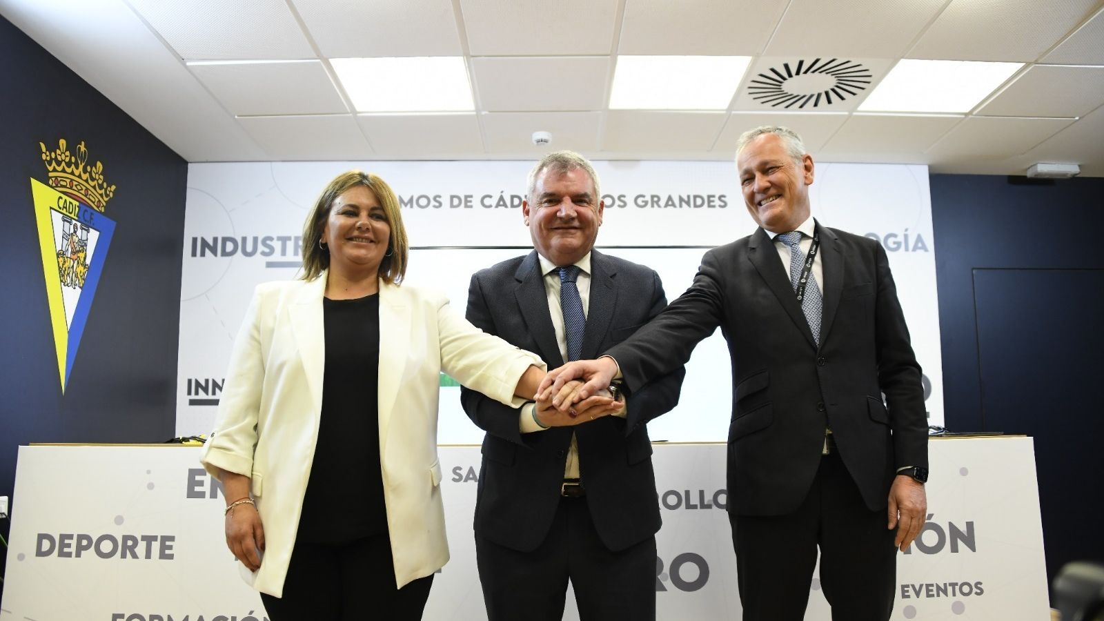 Amaya y Vizcaino tras el anuncio del proyecto