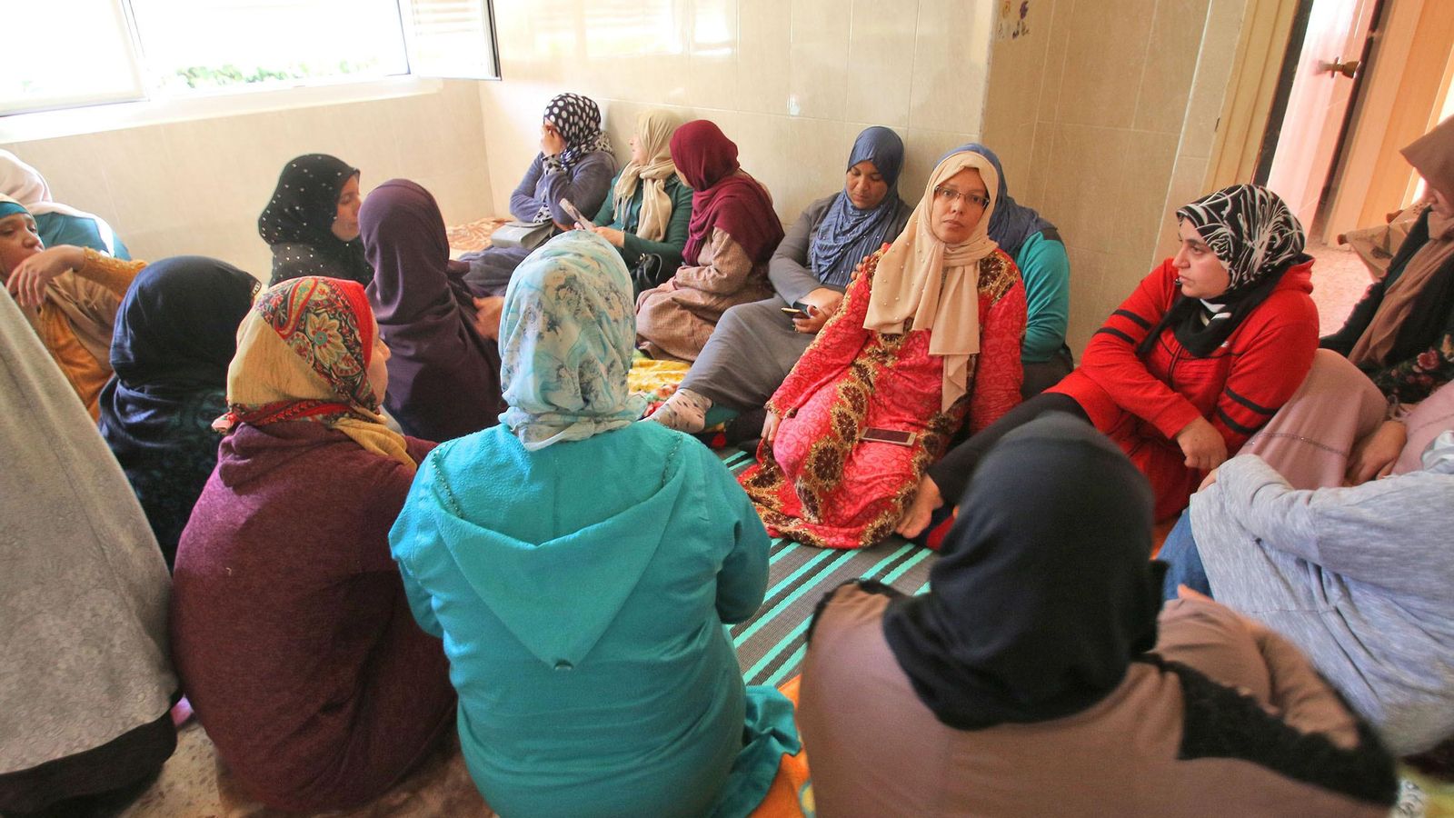 La familia de Kgadija está siendo arropados por amigos y vecinos para evitar que los desalojen sin que le encuentren una alternativa.