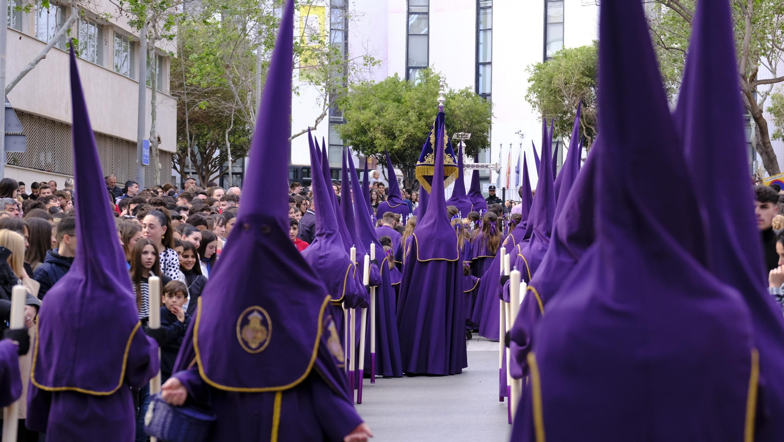 Pasión vuelve a su Iglesia de Santa Teresa azotada por la lluvia