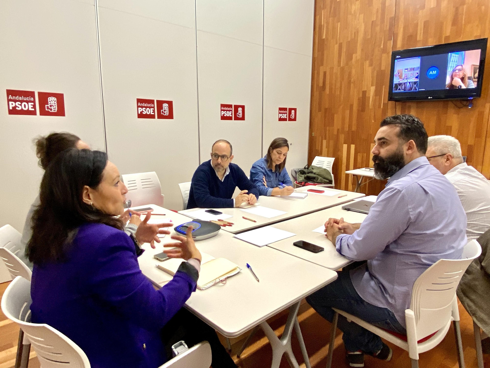 Rafi Crespín con dirigentes socialistas. Rafi Crespín con dirigentes socialistas.