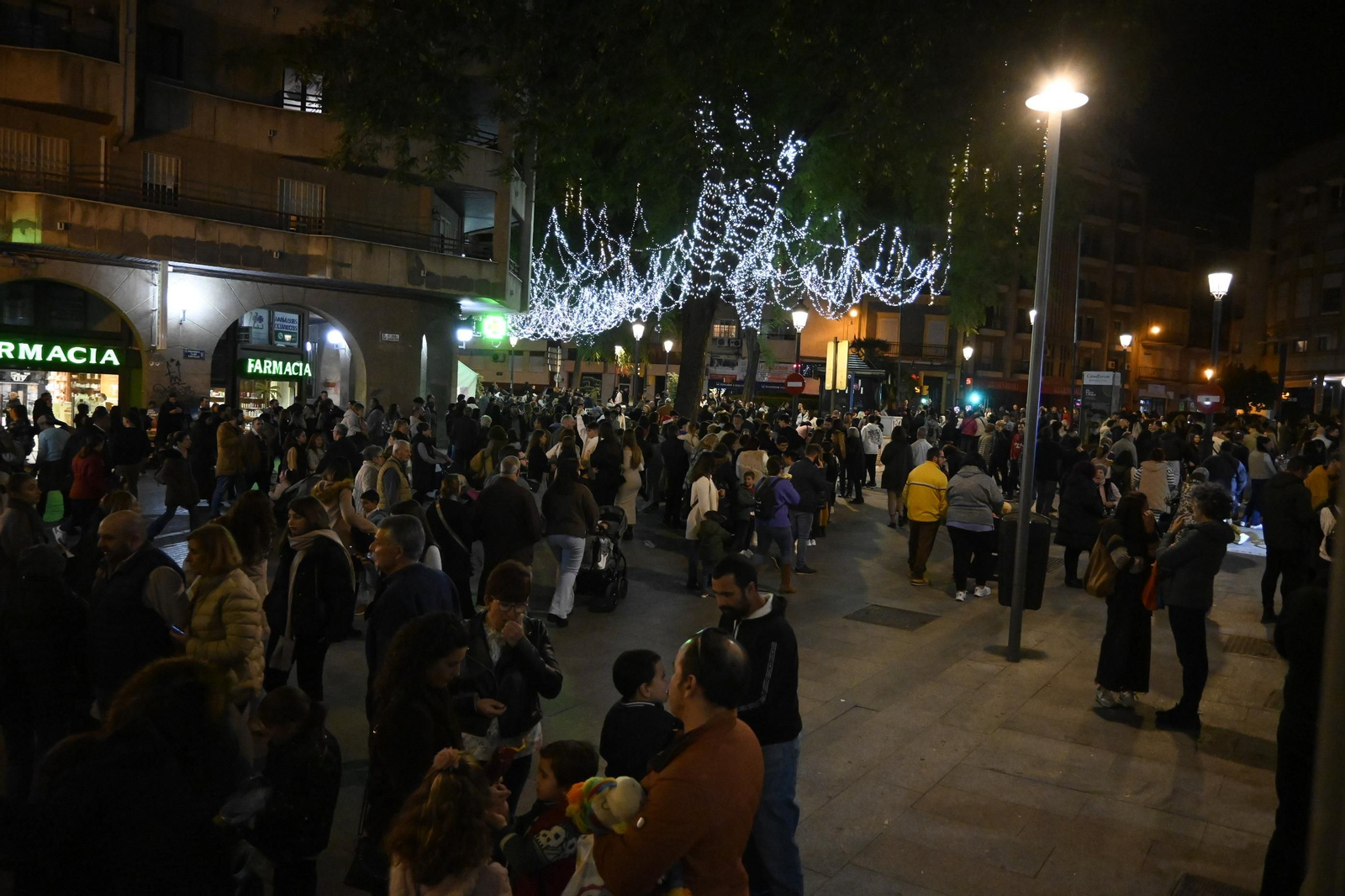 Imágenes del alumbrado navideño en las calles de Huelva