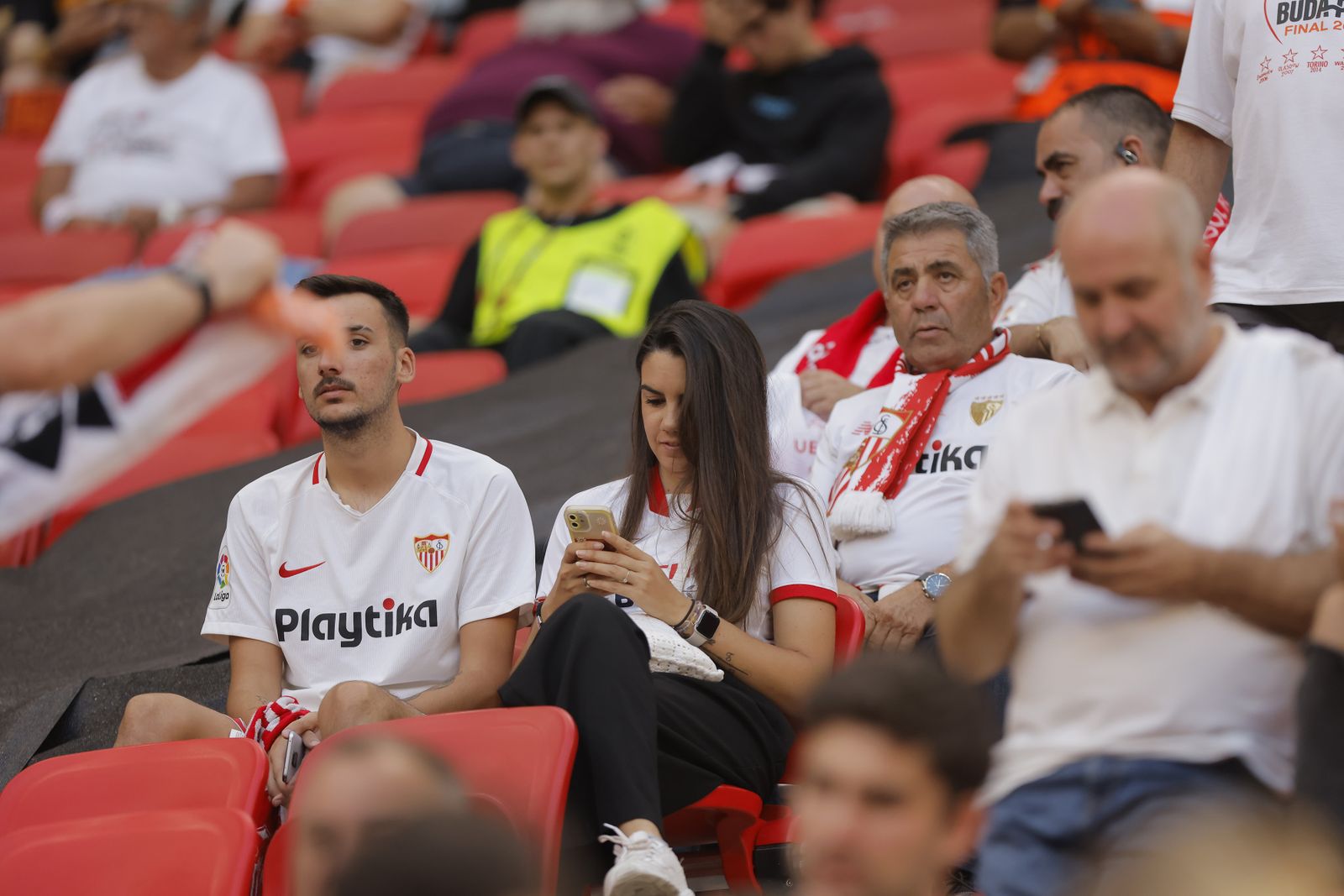 Búscate en las fotos del Sevilla-Roma