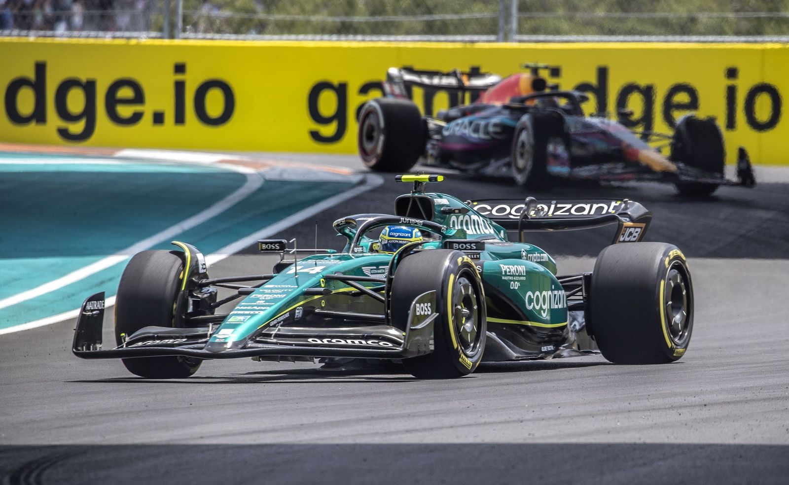 Fernando Alonso rueda en los entrenamientos de Miami.