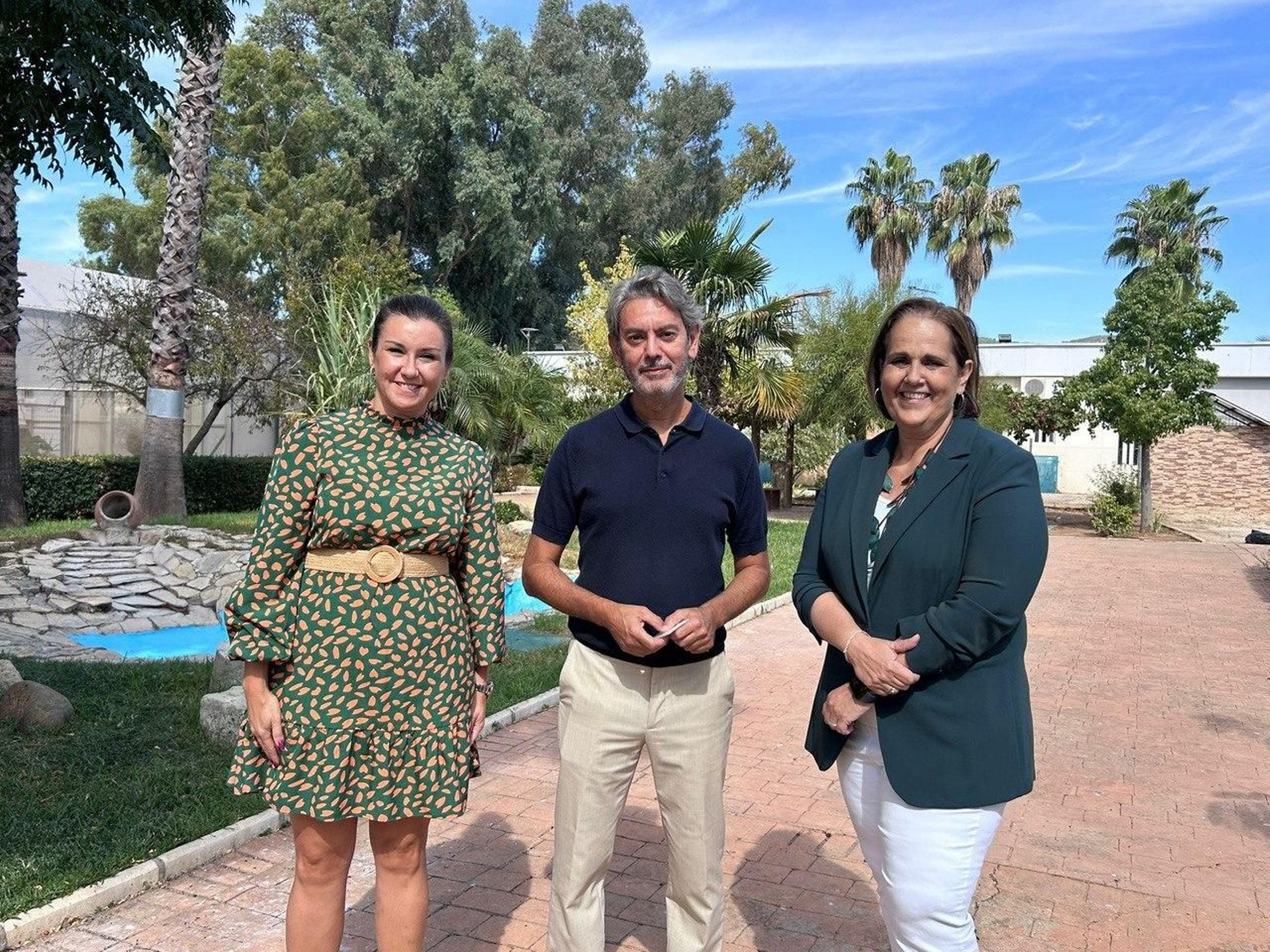 Visita de Blanca Torrent al CIMI Medina Azahara.