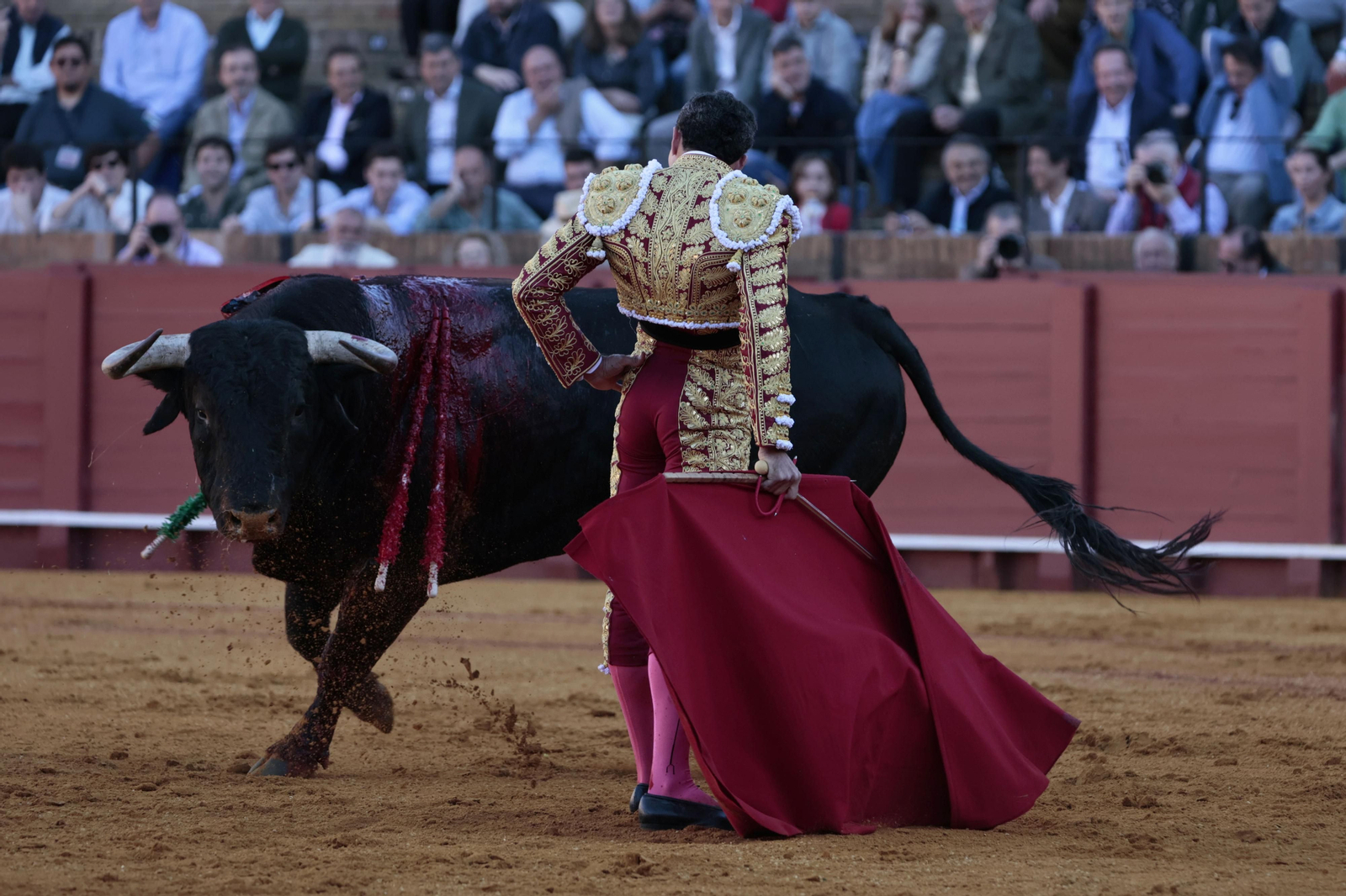 Las imágenes de la tercera del abono de los toros en la Maestranza  de Sevilla