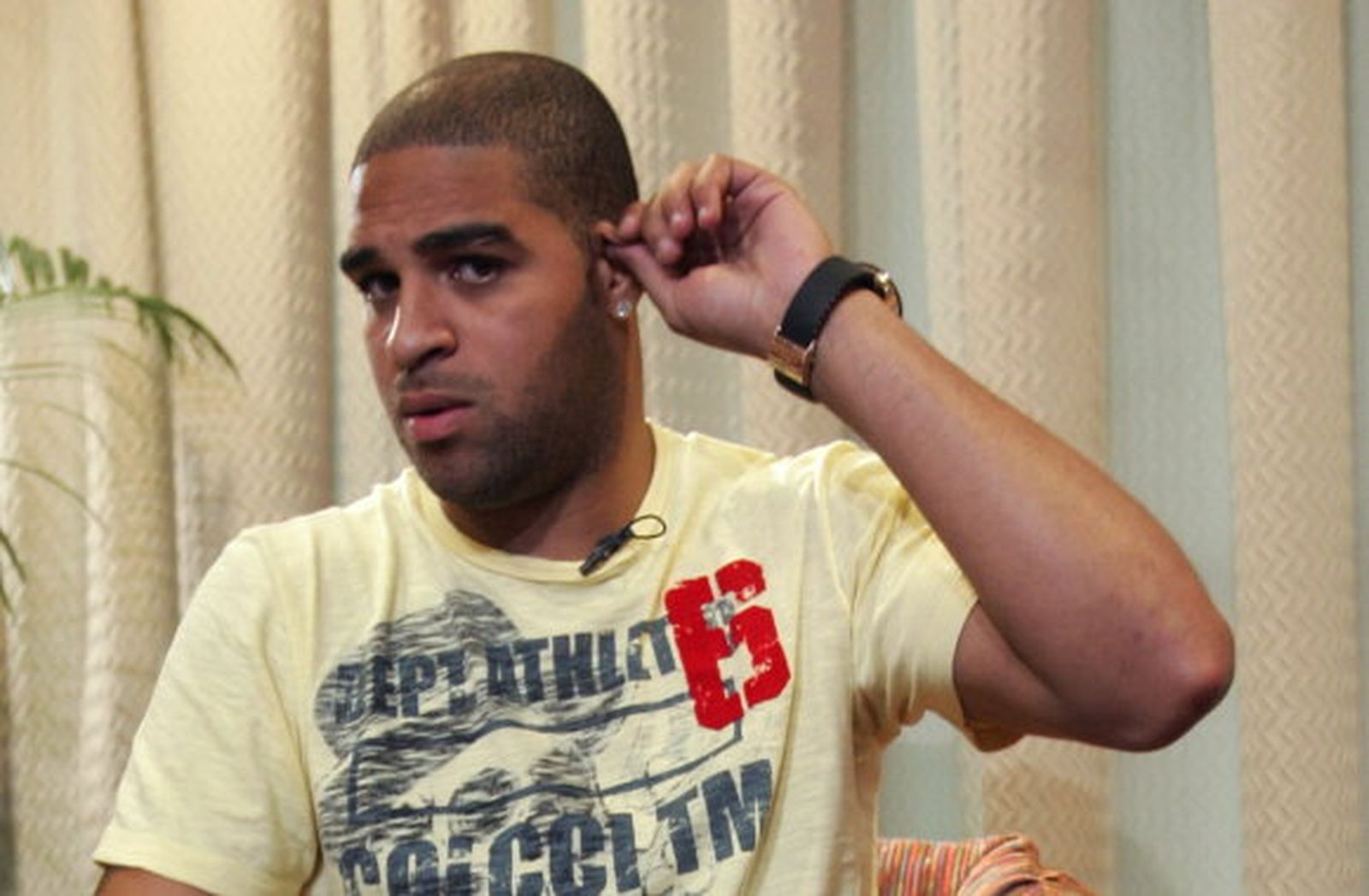 Adriano deja el fútbol temporalmente