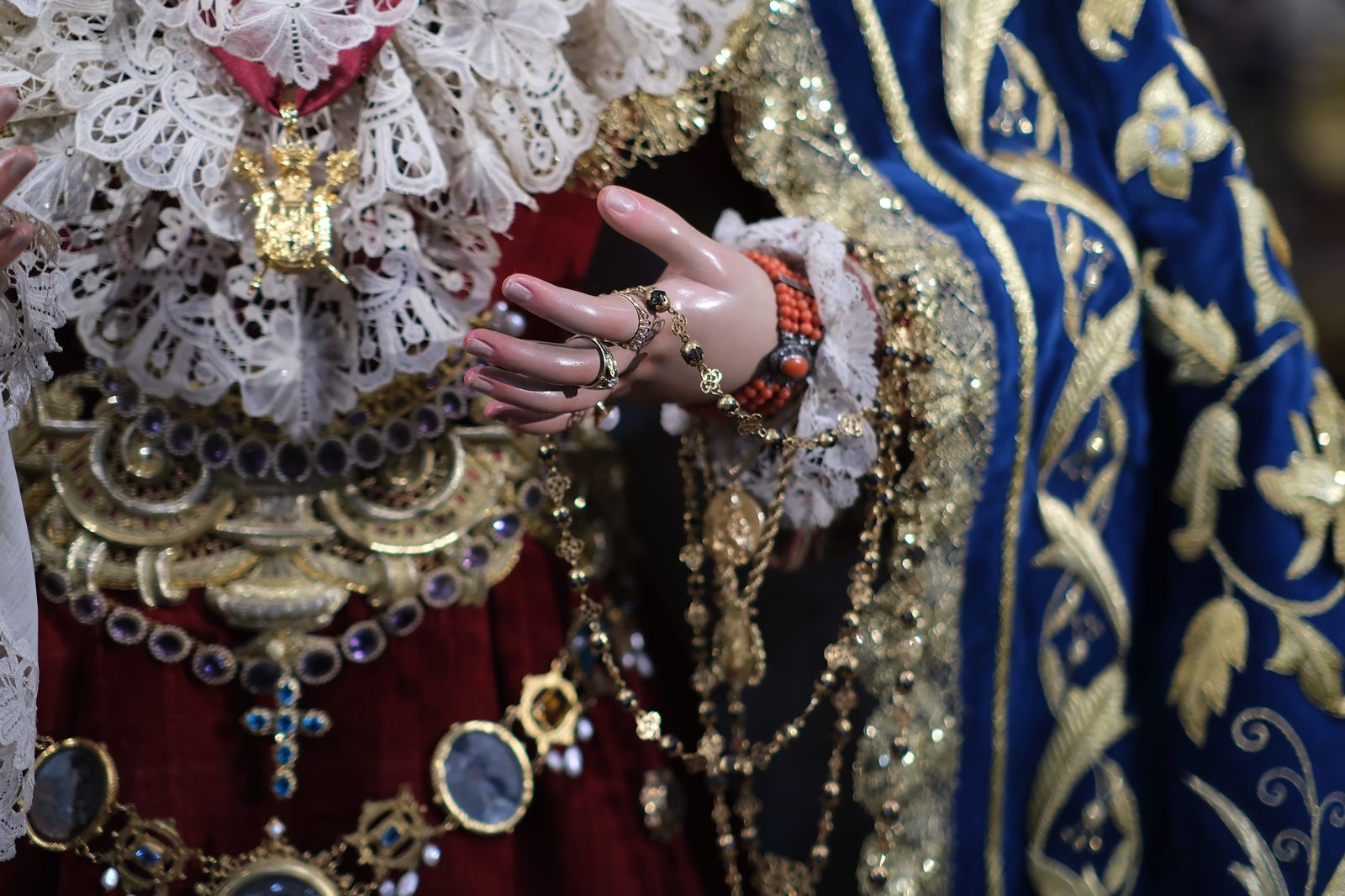 Las imágenes de la veneración a la Virgen de la Salud del Santo Ángel