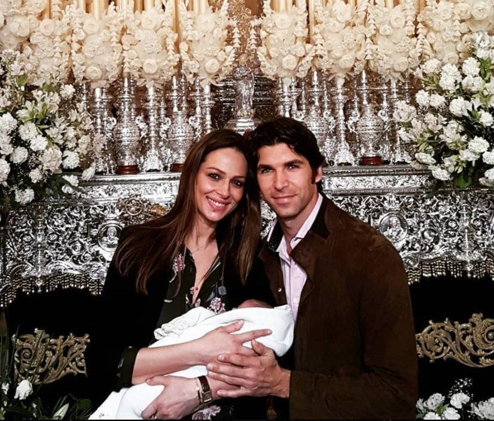 Esta foto no pertenece a la boda, claro. Es la de la primera Semana Santa del pequeño Cayetano, en la primavera de 2018