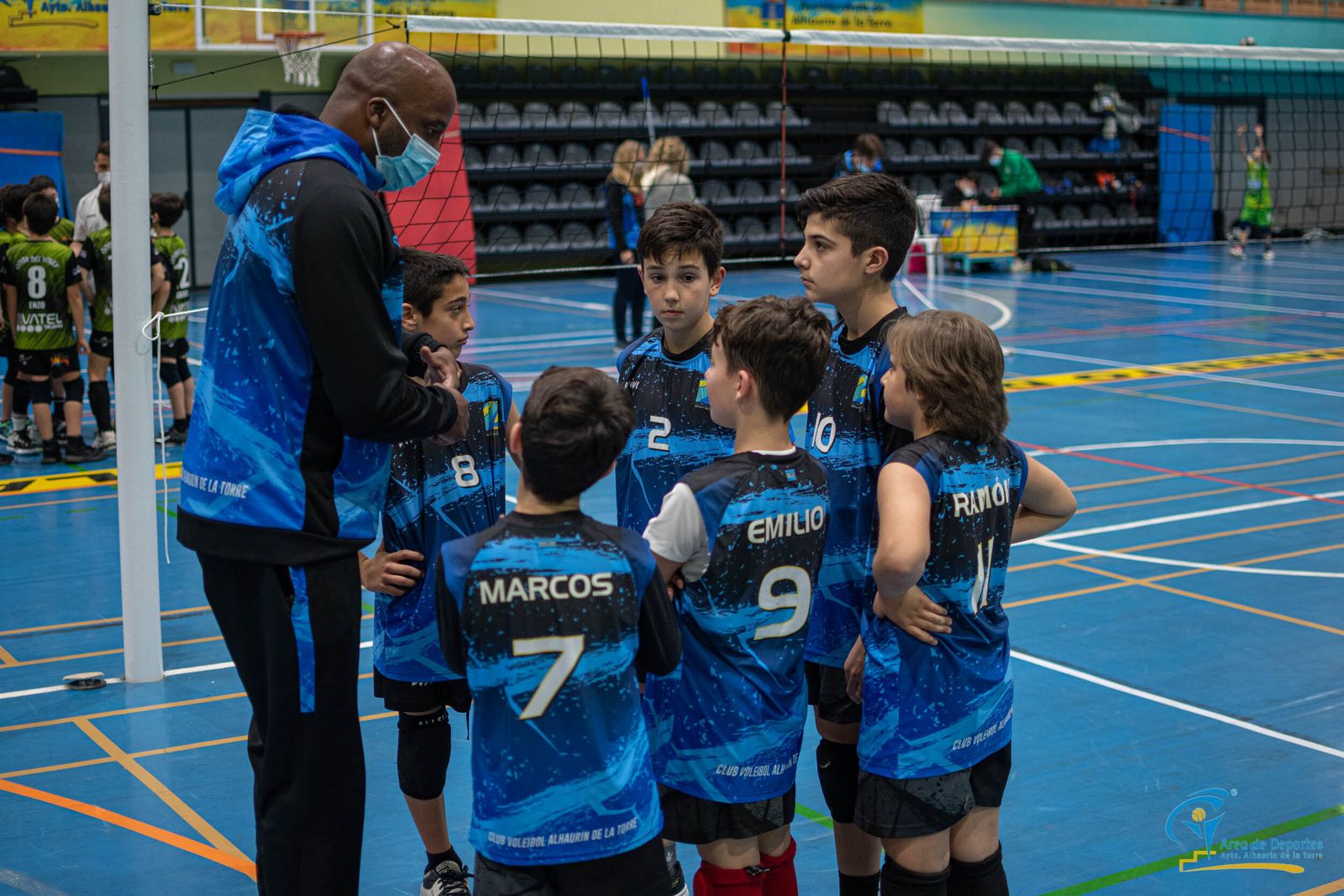 Equipo alevín de voleibol en Alhaurín de la Torre.