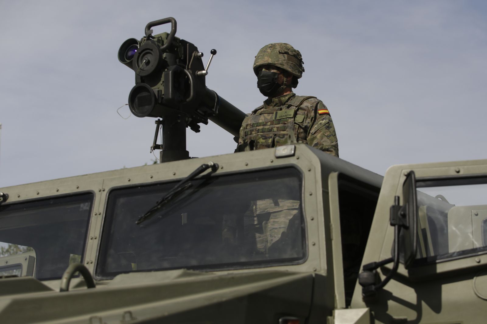 Fotos de la visita de Juanma Moreno a la Legión en Ronda