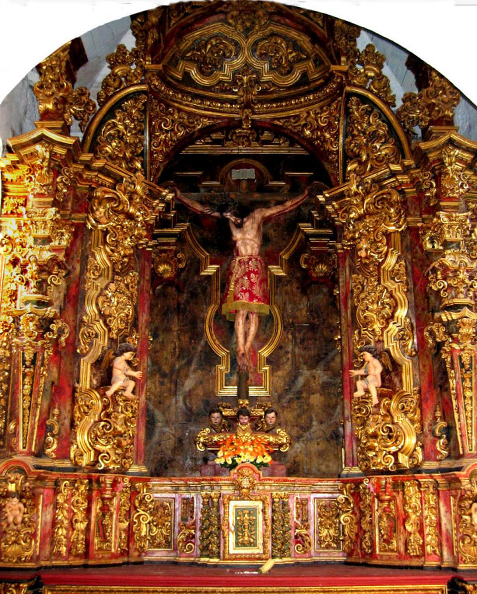 Retablo de la capilla del Santo Cristo de la Almoraima, de la primera mitad del siglo XVIII.