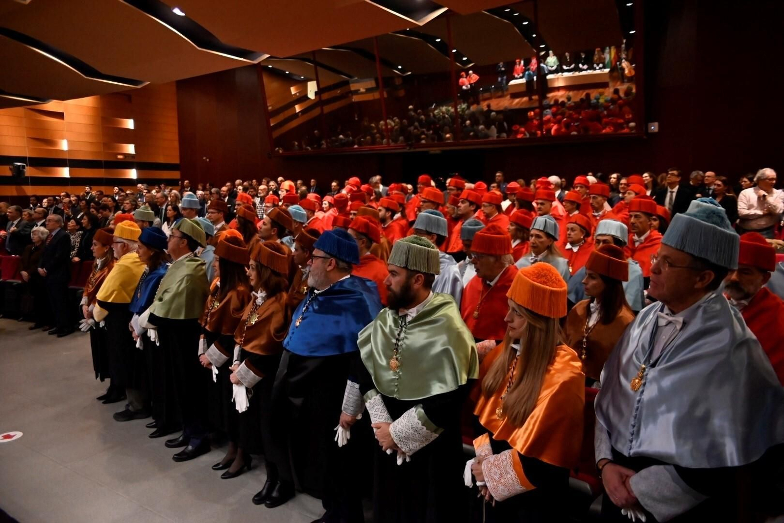 Las fotografías de la investidura de Pilar León-Castro y Rafael Illescas como doctores honoris causa en Córdoba