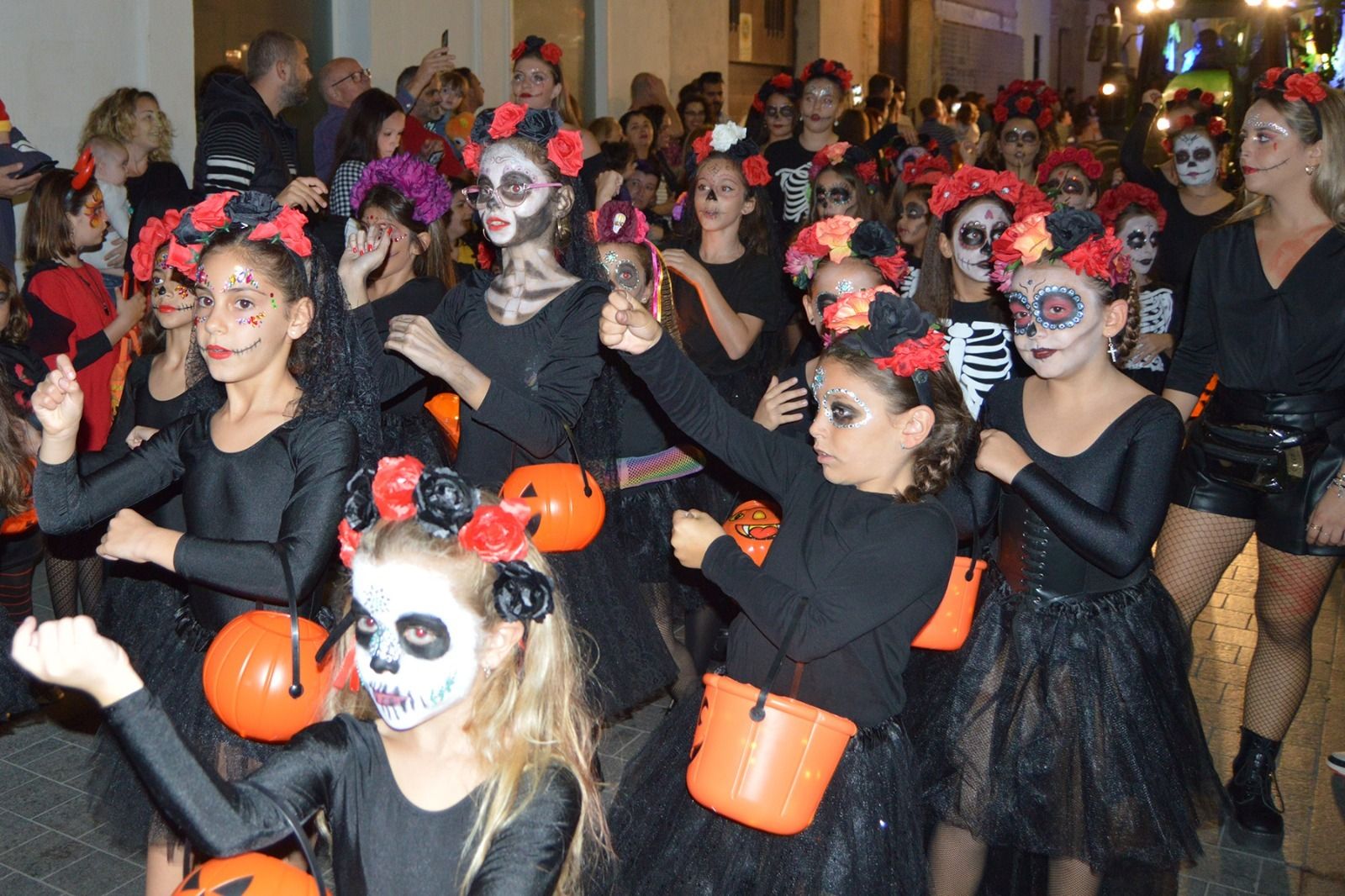 Búscate en la Cabalgata de Cruella de Vil en El Puerto