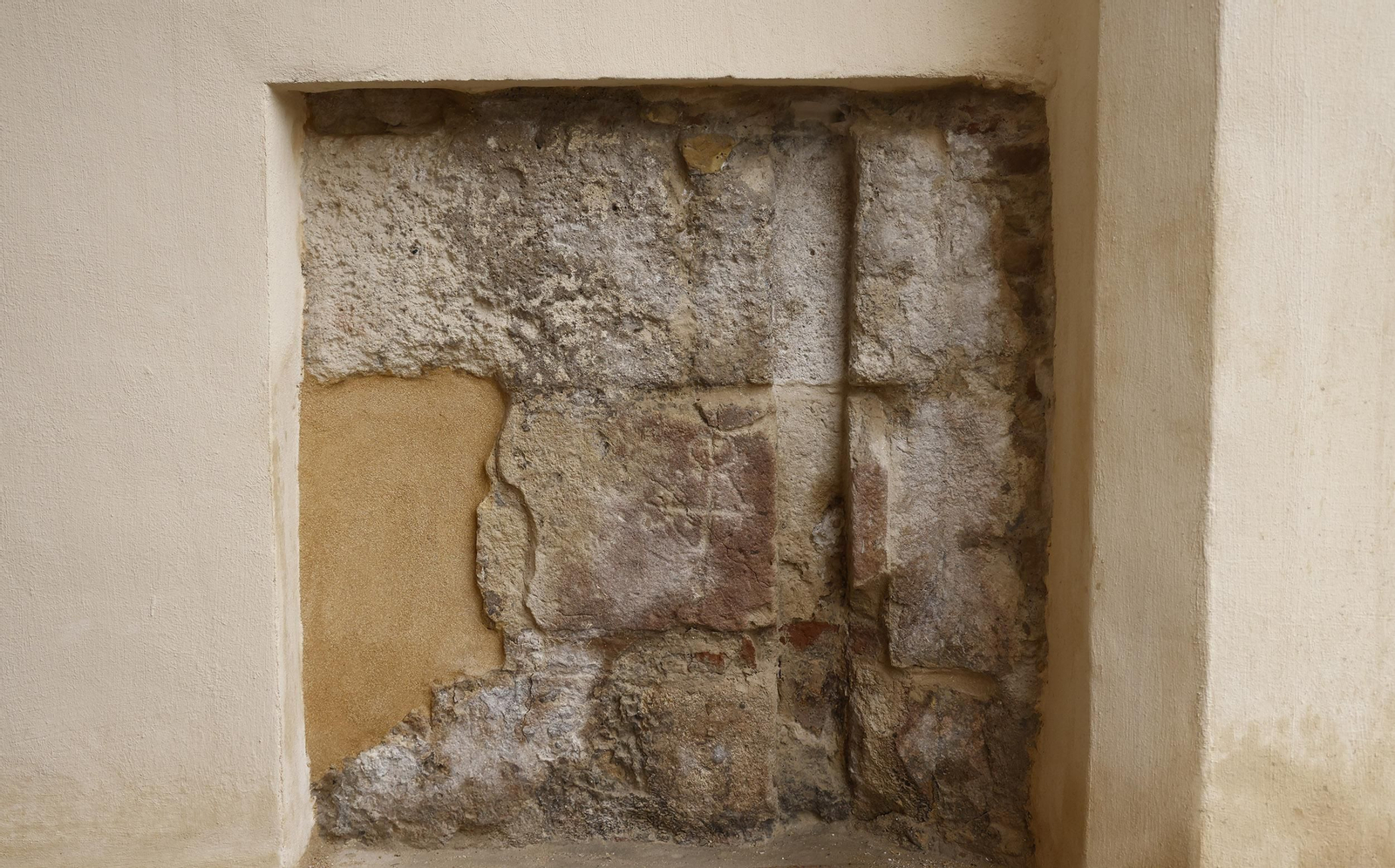 Así luce el Arco de la Macarena tras su restauración, todas las imágenes