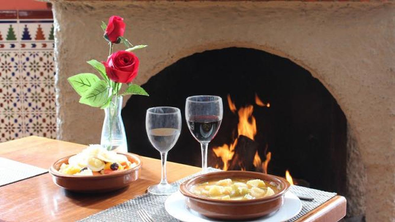 Uno de los salones del restaurante Los Naranjos, con gran parte de su carta sin gluten