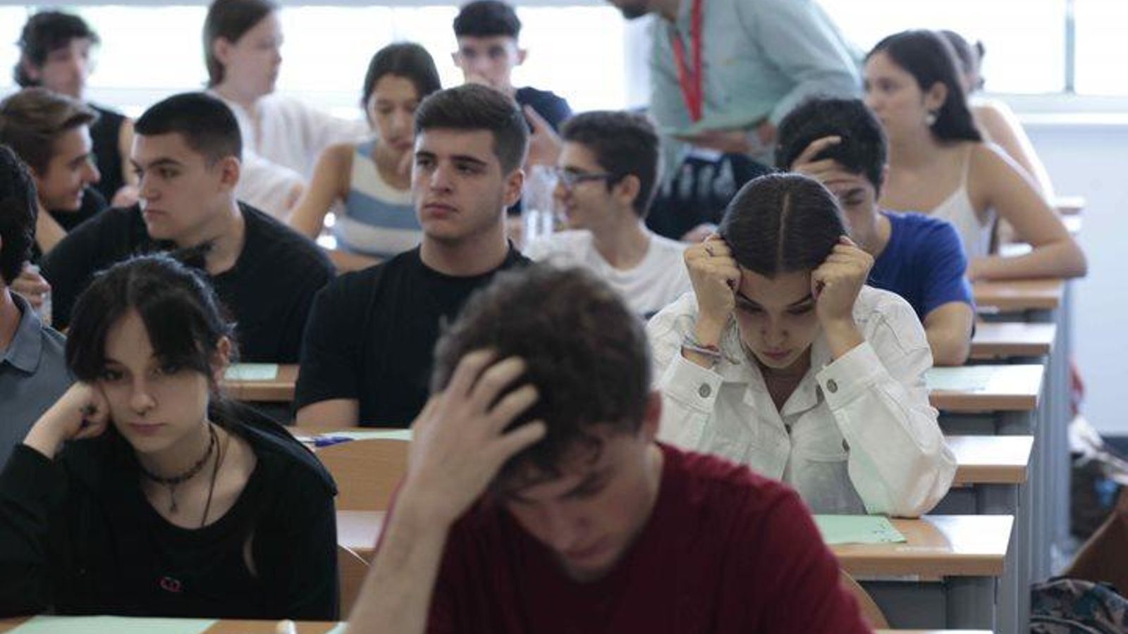 Estudiantes durante la prueba de Selectividad 2023.