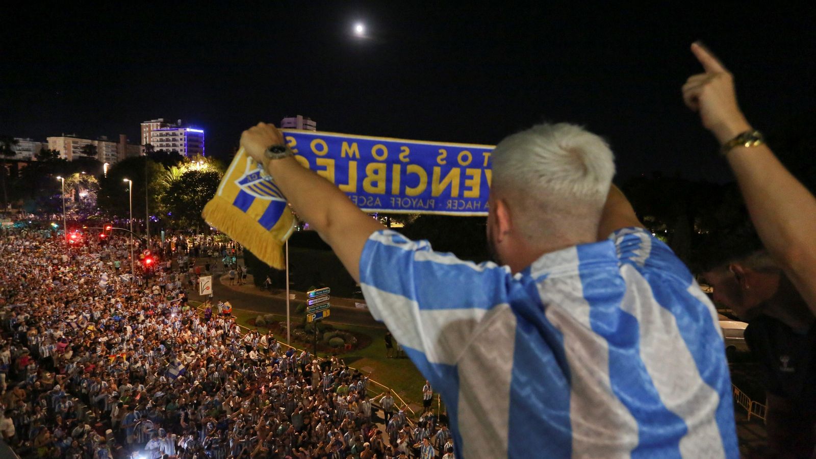 La madrugada interminable con la que Málaga celebró el ascenso