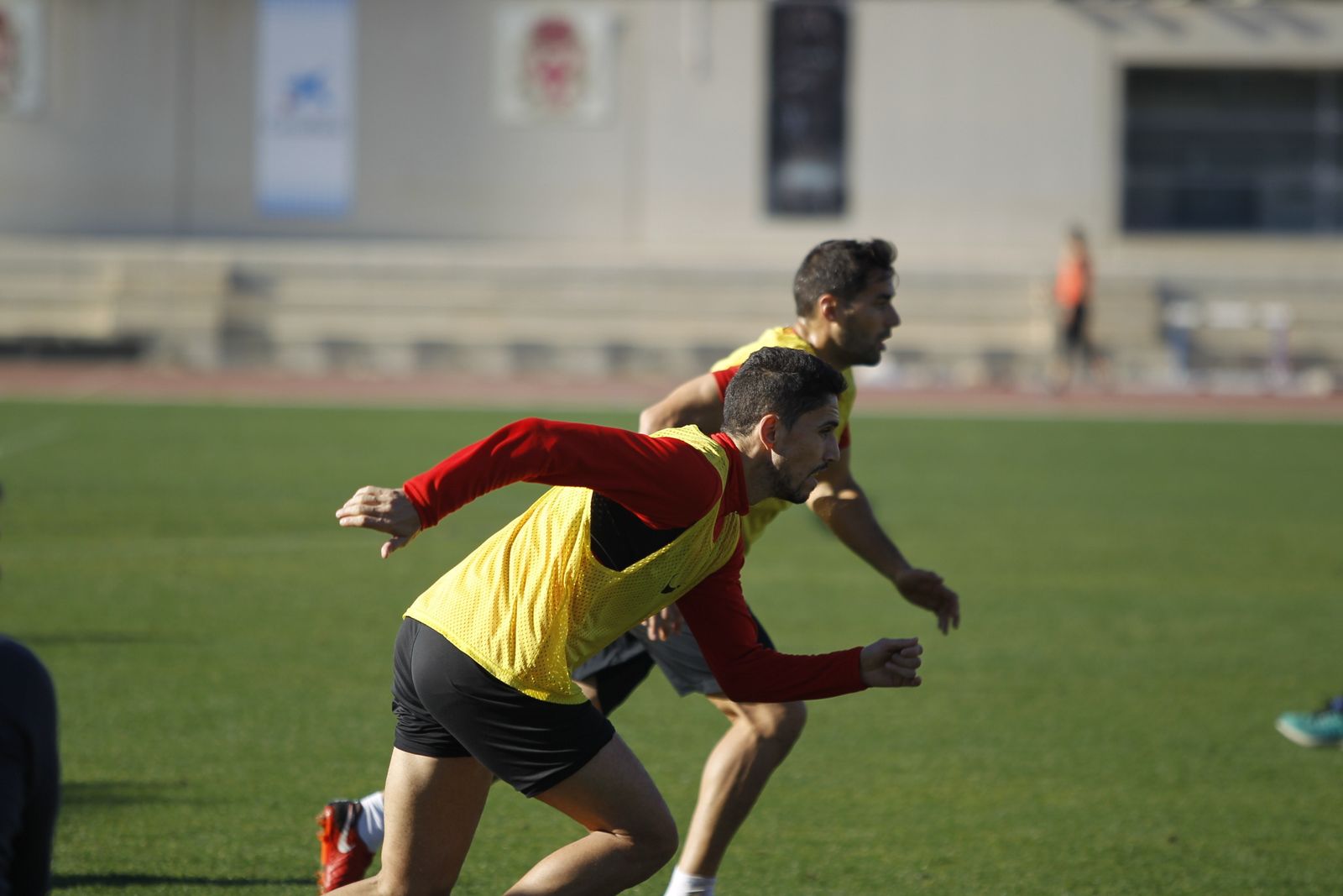 Fidel y Trujillo realizan unos esprines en unos ejercicios de explosividad.