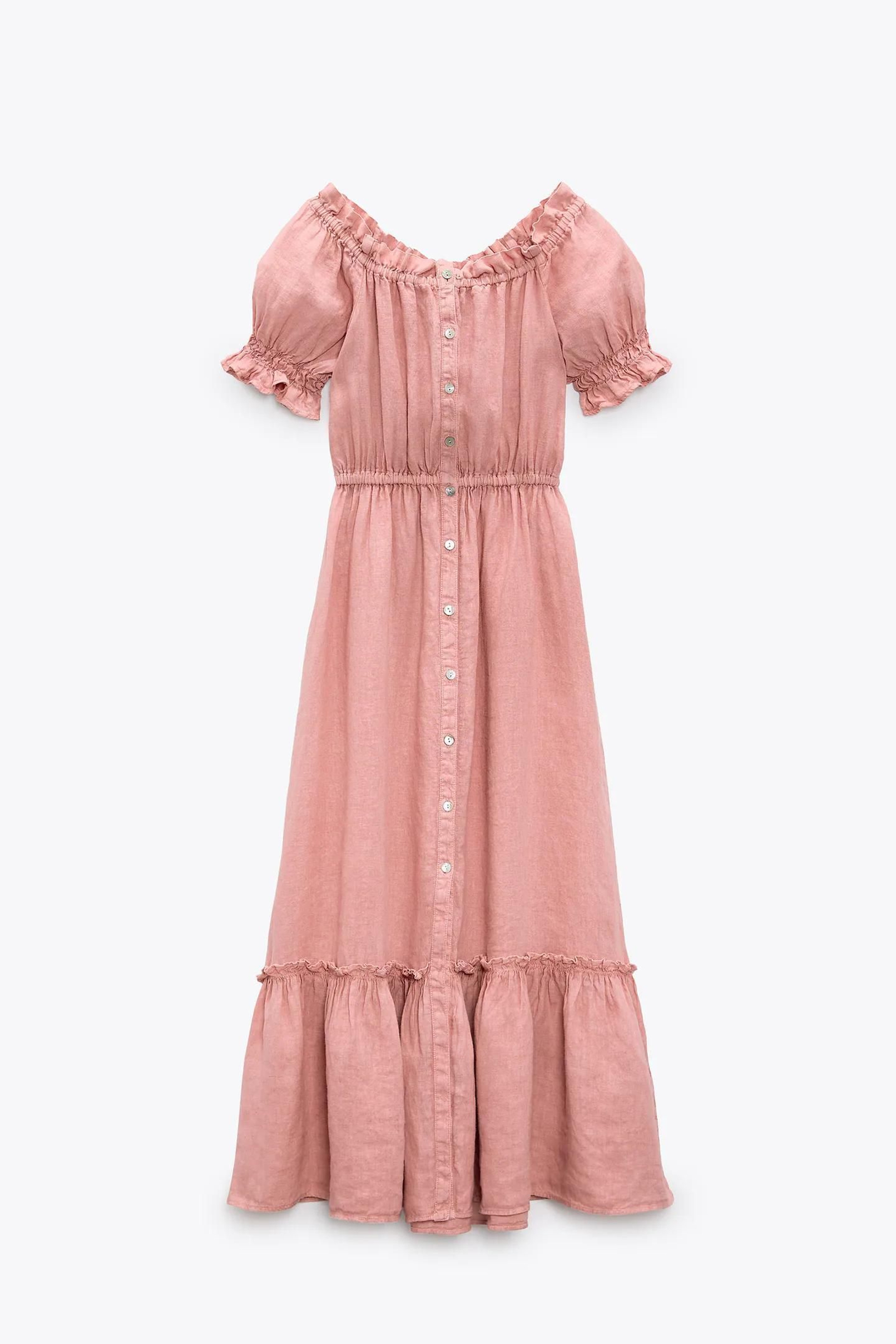 Vestido de lino con volante de Zara.