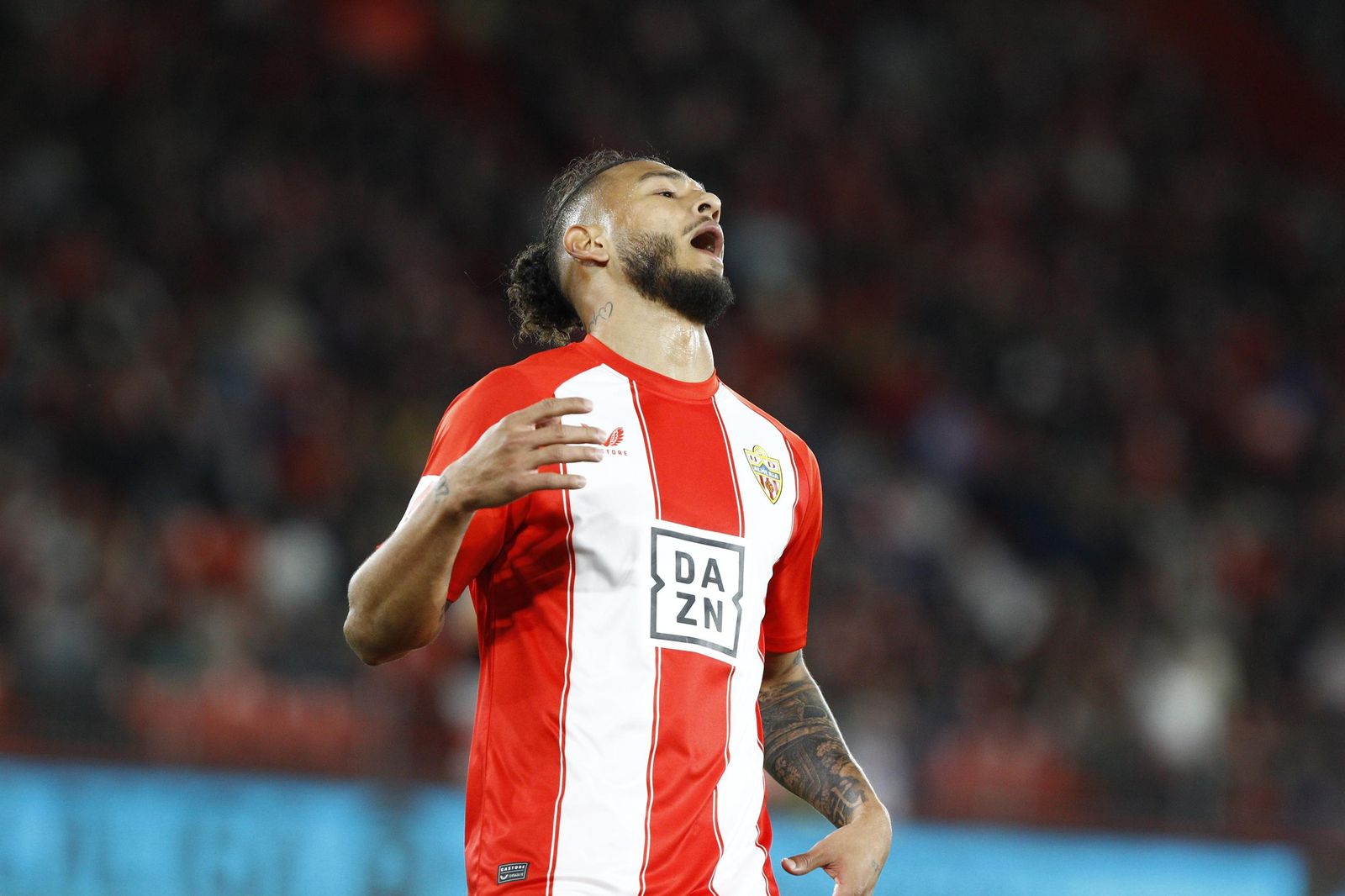 La U.D. Almería empata a uno contra el Cádiz y es campeón de invierno, en imágenes