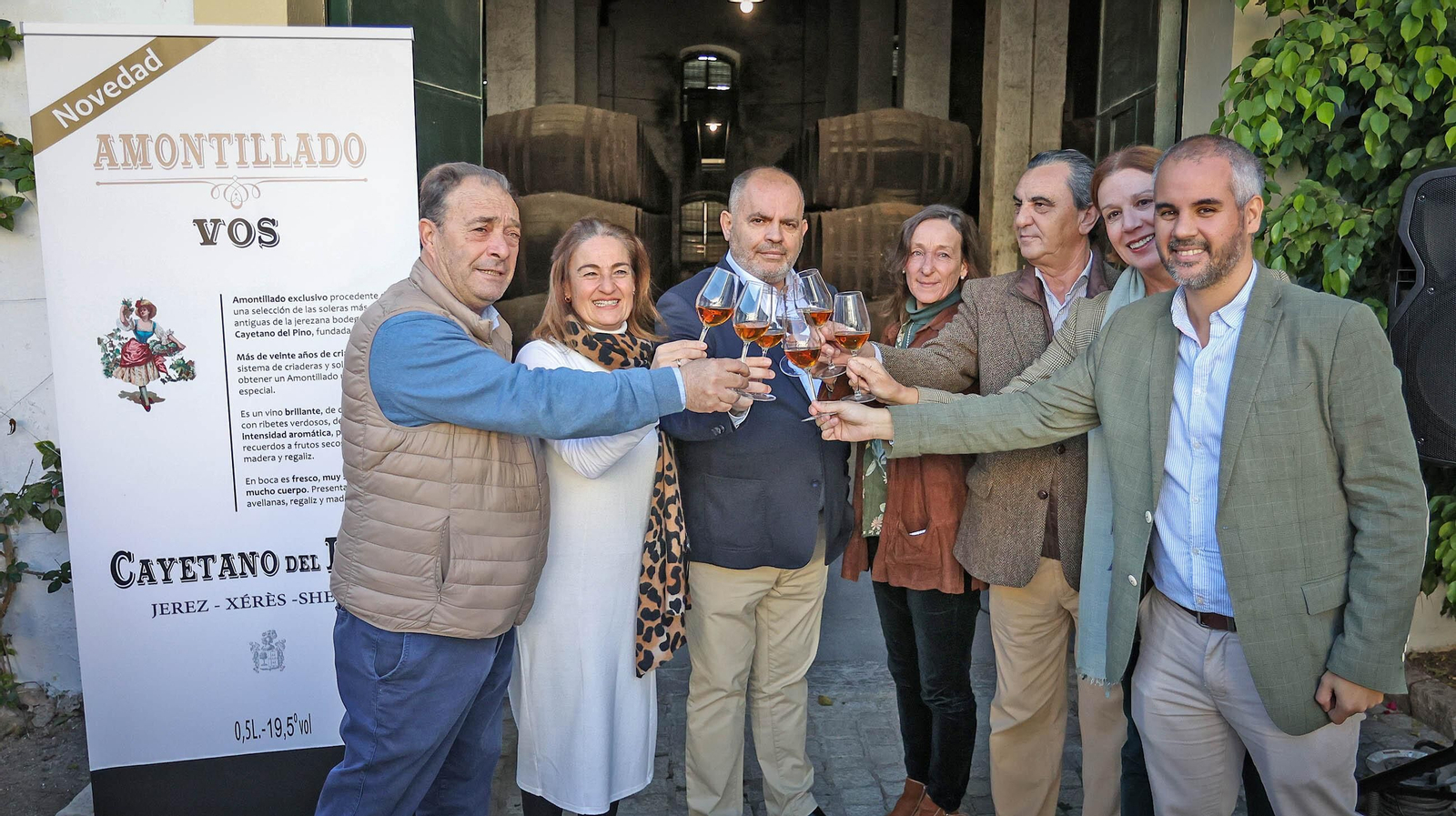 Enrique del Pino, Mamen de Agar, Fulgencio Meseguer, Ana Real, Borja Ruiz, Teresa del Pino y David Puerto, en la presentación del Amontillado VOS.