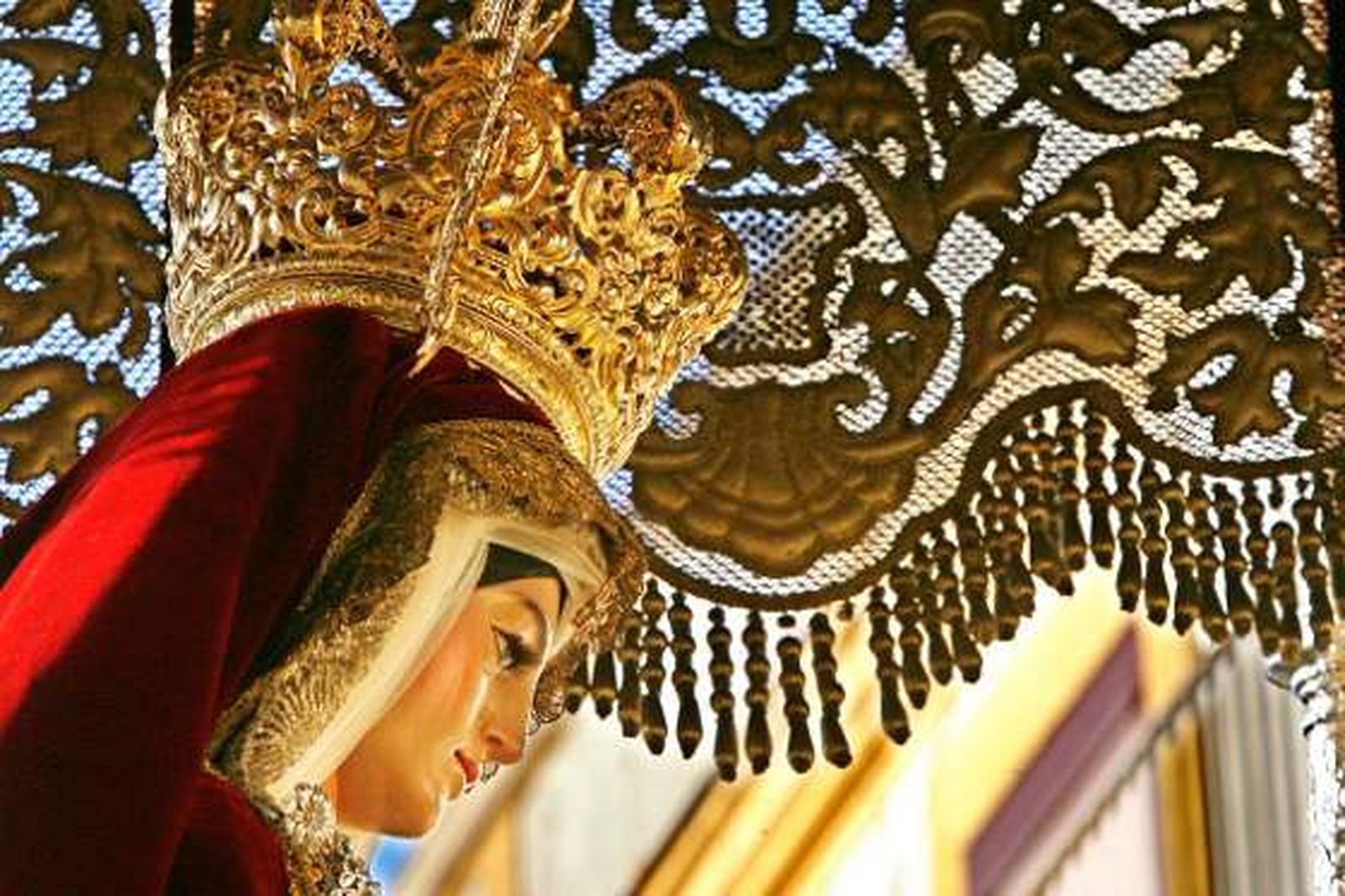 Bonito perfil del dulce rostro de la Virgen del Socorro.

Foto: Pascual