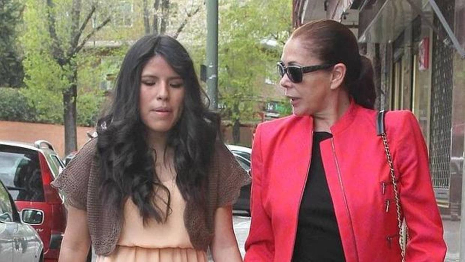 Pantoja y Chabelita, paseando por la calle cuando aún reinaba la armonía familiar