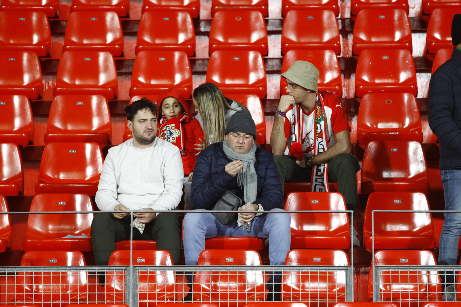 Imágenes del partido homenaje al 'eterno' capitán de la U.D. Almería, José Ortiz