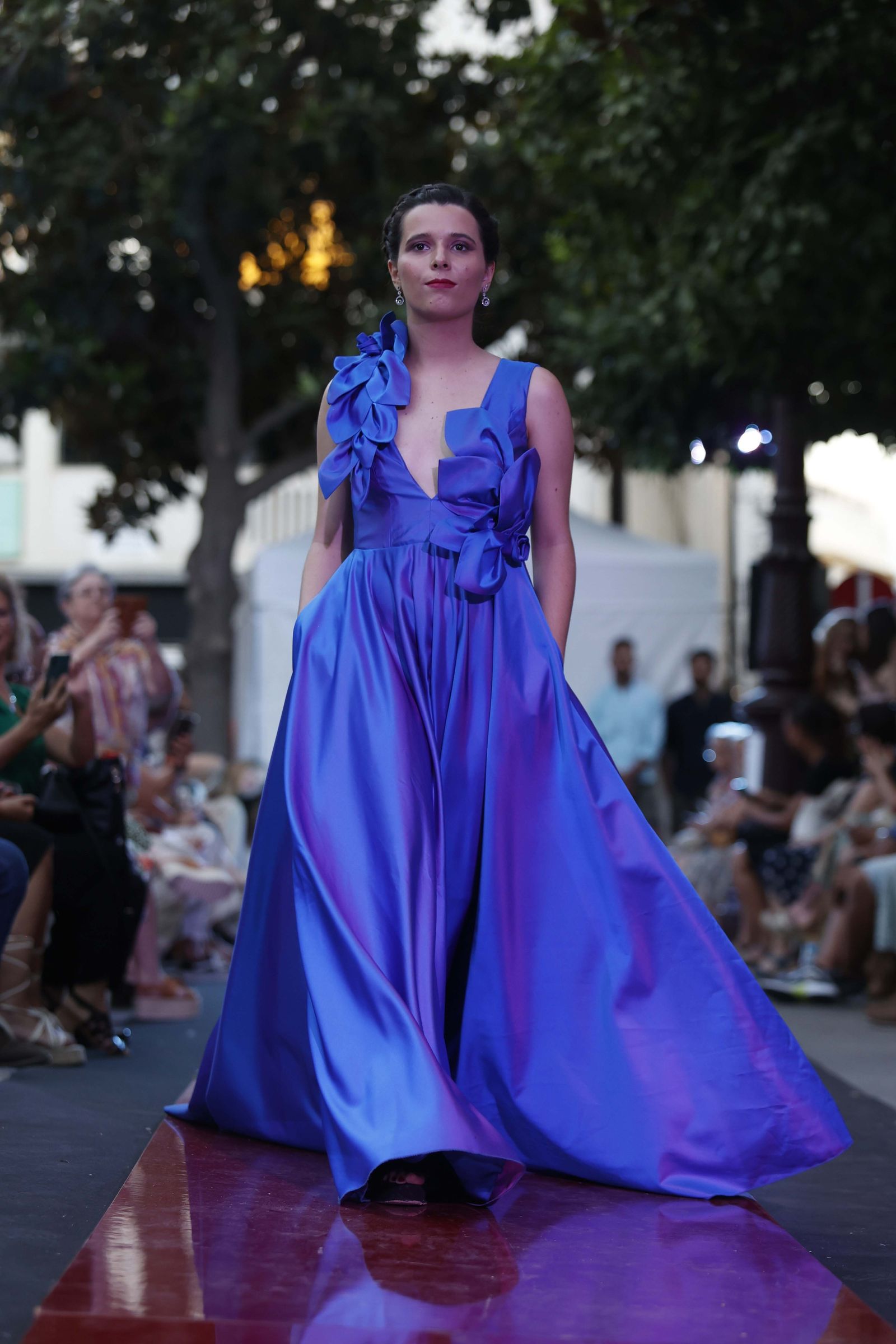 Las imágenes del Desfile de Jóvenes Diseñadores en la Plaza de la Magdalena