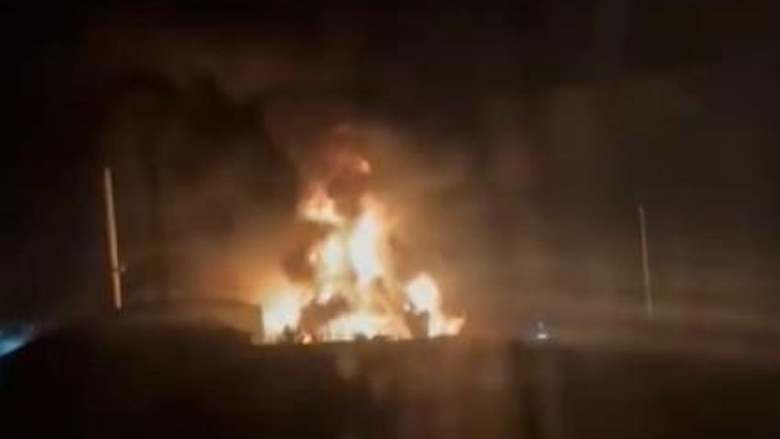 Imagen del incendio vista desde la autovía