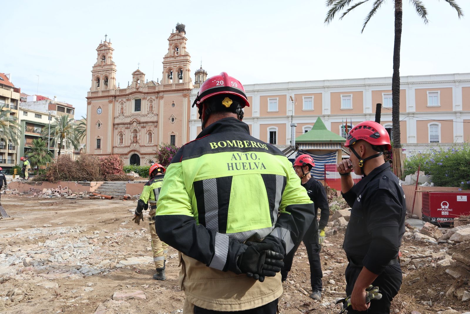 Simulacro de rescate de la Unidad Canina, en la Plaza de la Merced