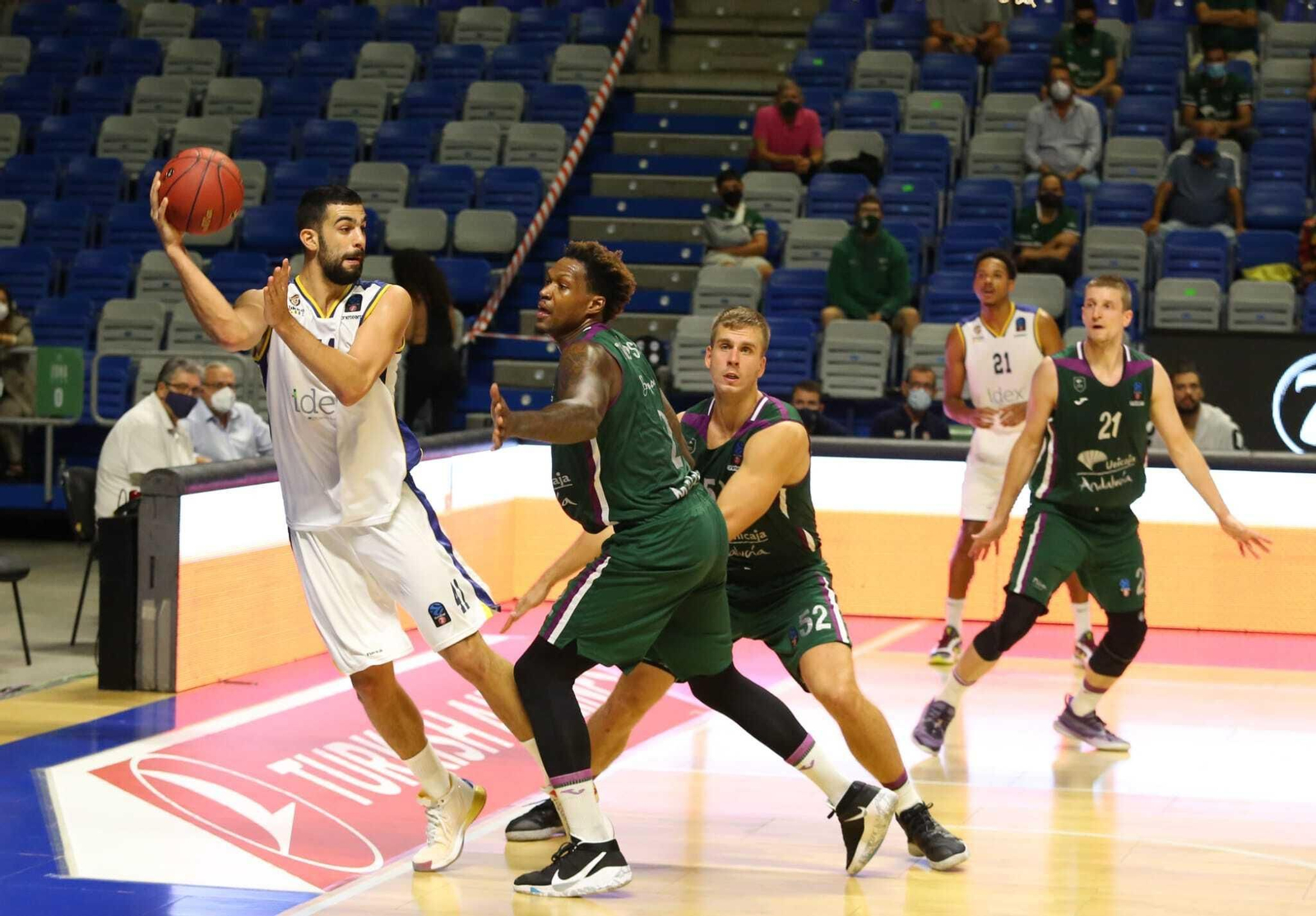 Las fotos del Unicaja - Boulogne Metropolitans 92