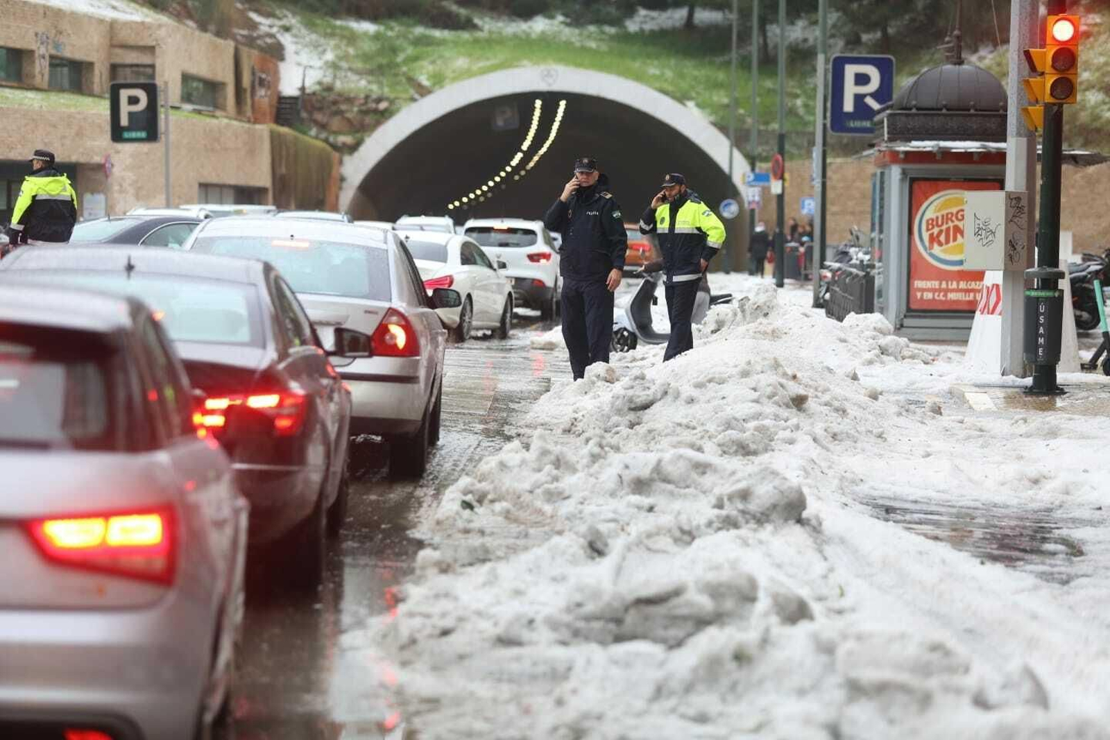 Atascos en la entrada al túnel de la Alcazaba