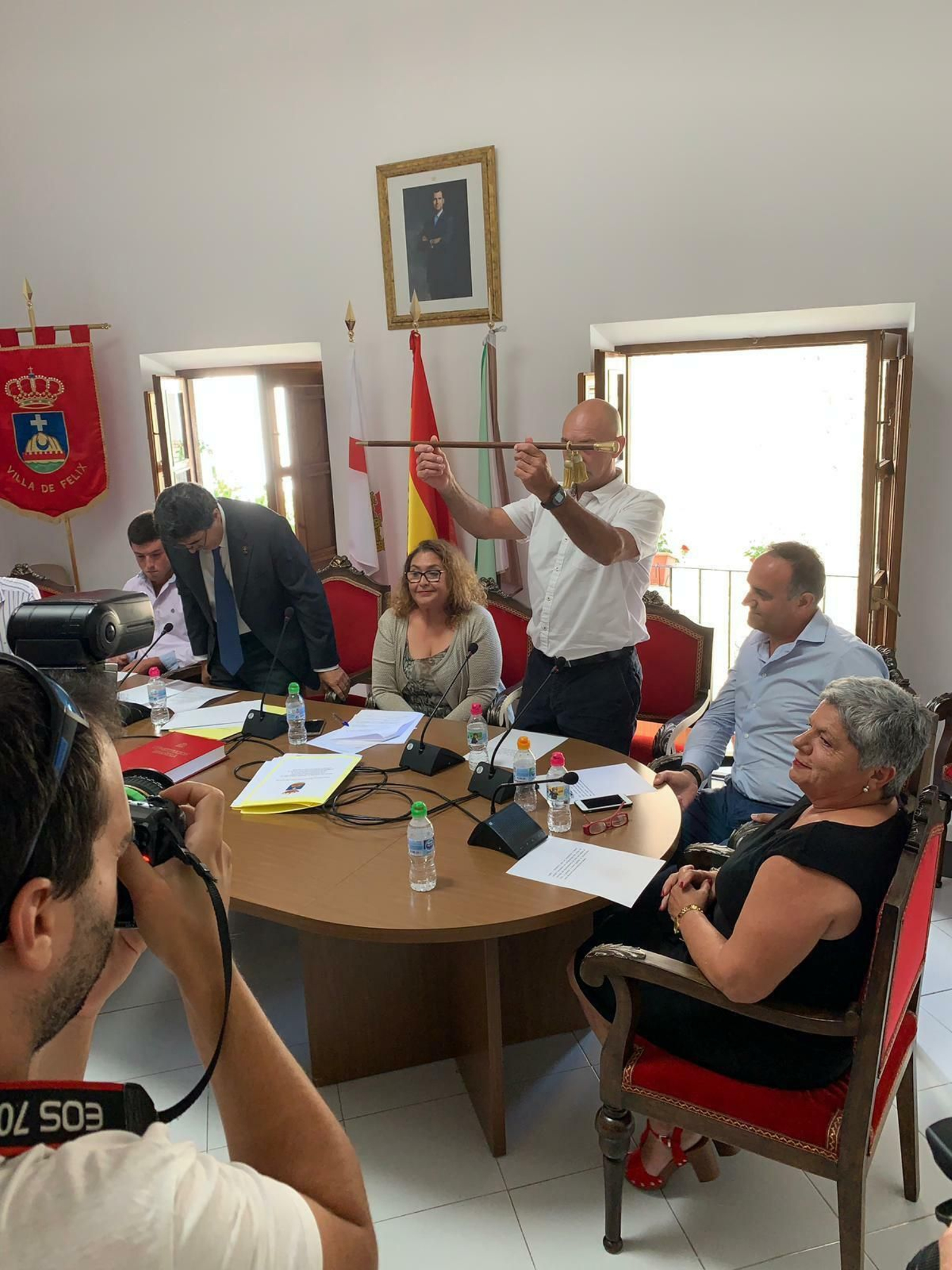 PP y PSOE se alían a última hora para ‘neutralizar’ la alcaldía de Flores