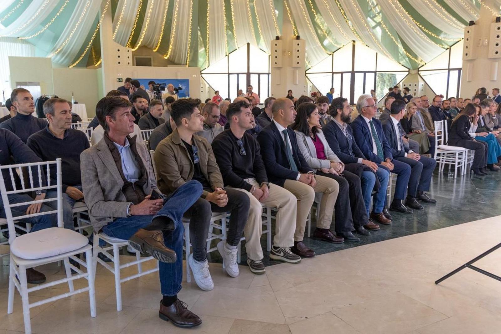 La presentación de la XLII Carrera Urbana Internacional Noche de San Antón, en imágenes