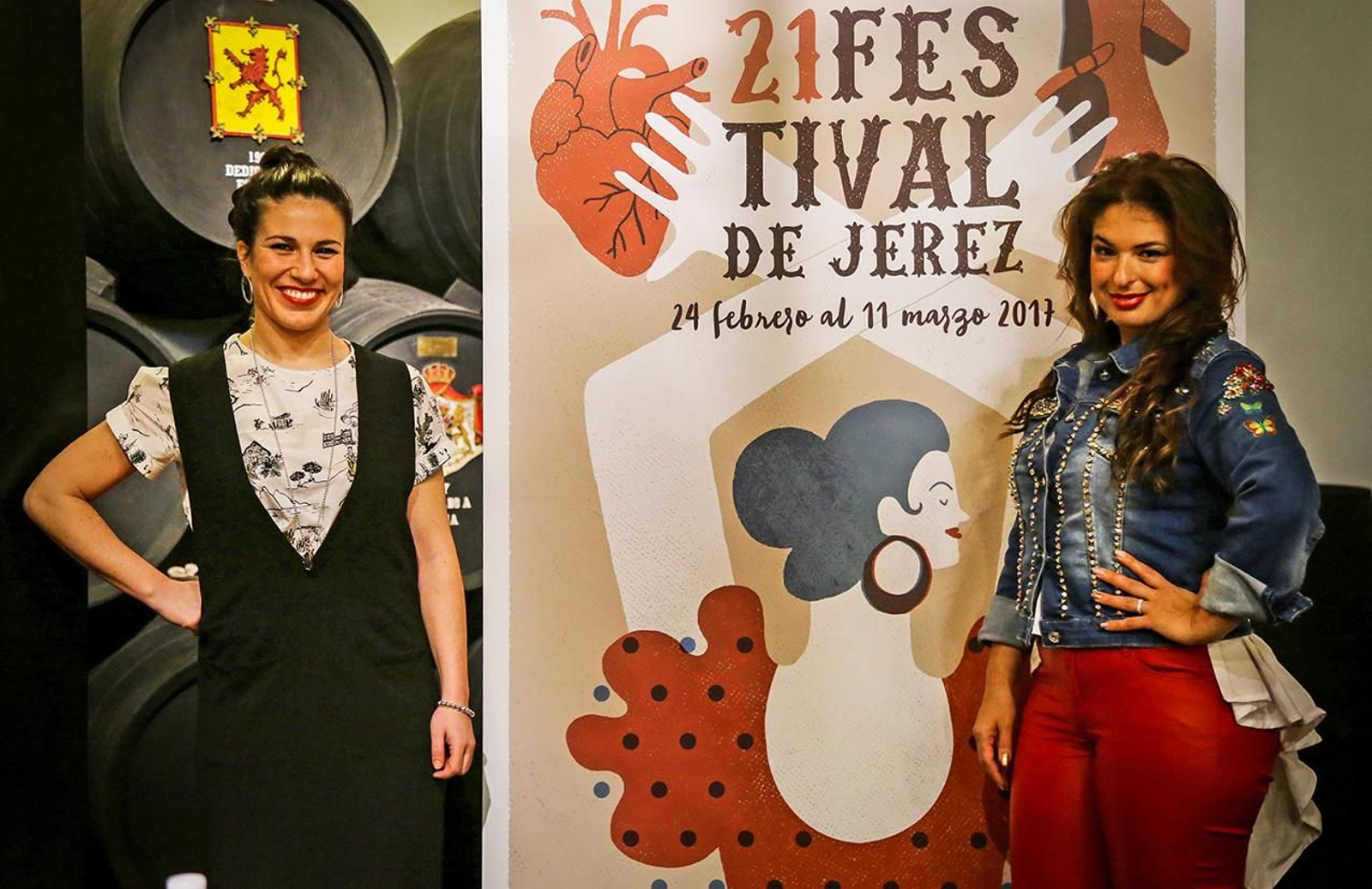 Guadalupe Torres, a la izquierda, posa en San Ginés junto a Pastora Galván.