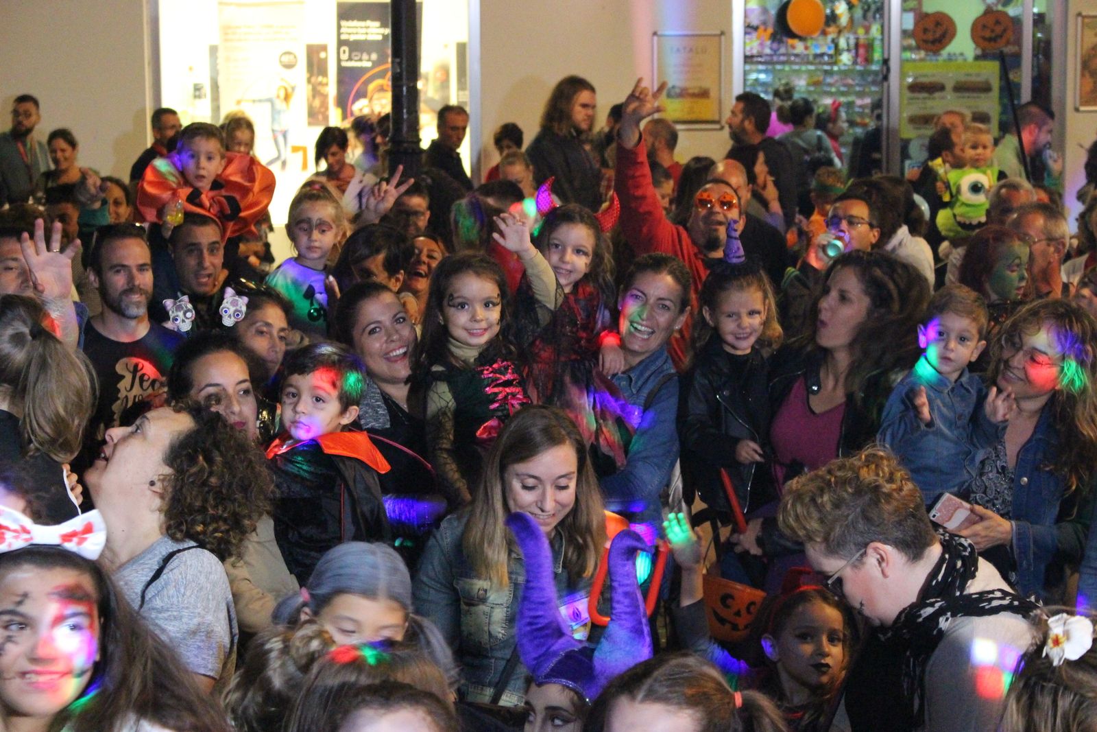 Baile de disfraces de Halloween que el pasado año organizaron los comerciantes