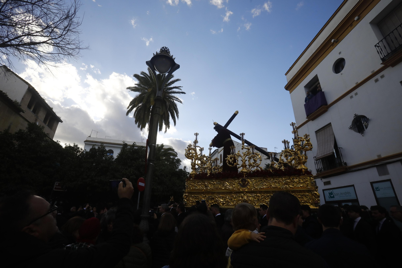 La salida del Señor del Buen Suceso hacia la Catedral, en imágenes