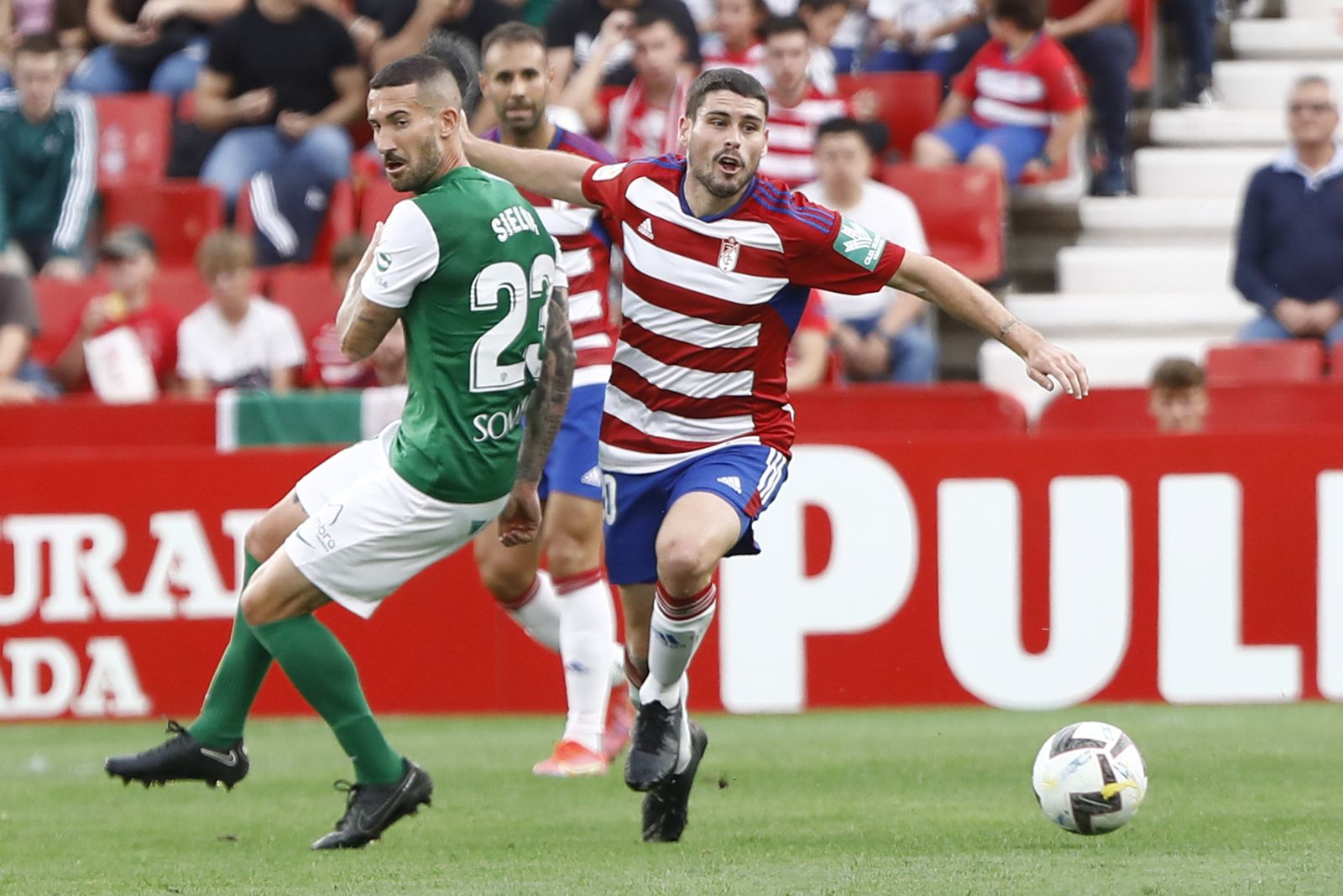 Sergio Ruiz, ya recuperado, en un partido anterior del Granada CF
