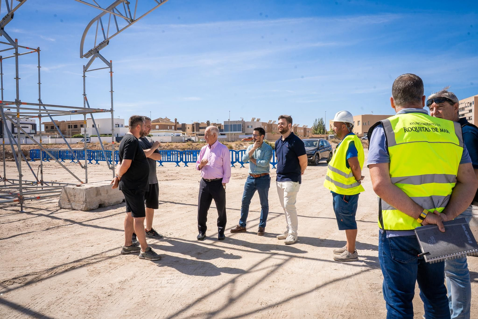 Gabriel Amat visitando las instalaciones donde tendrá lugar el Festival.