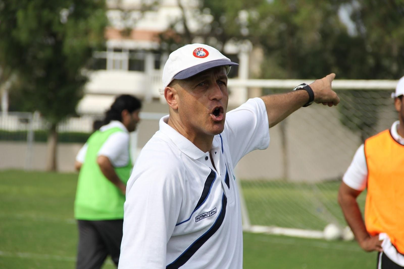 Maor Rozen, técnico de fútbol UEFA-Pro, es uno de los coordinadores del curso. Maor Rozen, técnico de fútbol UEFA-Pro, es uno de los coordinadores del curso.