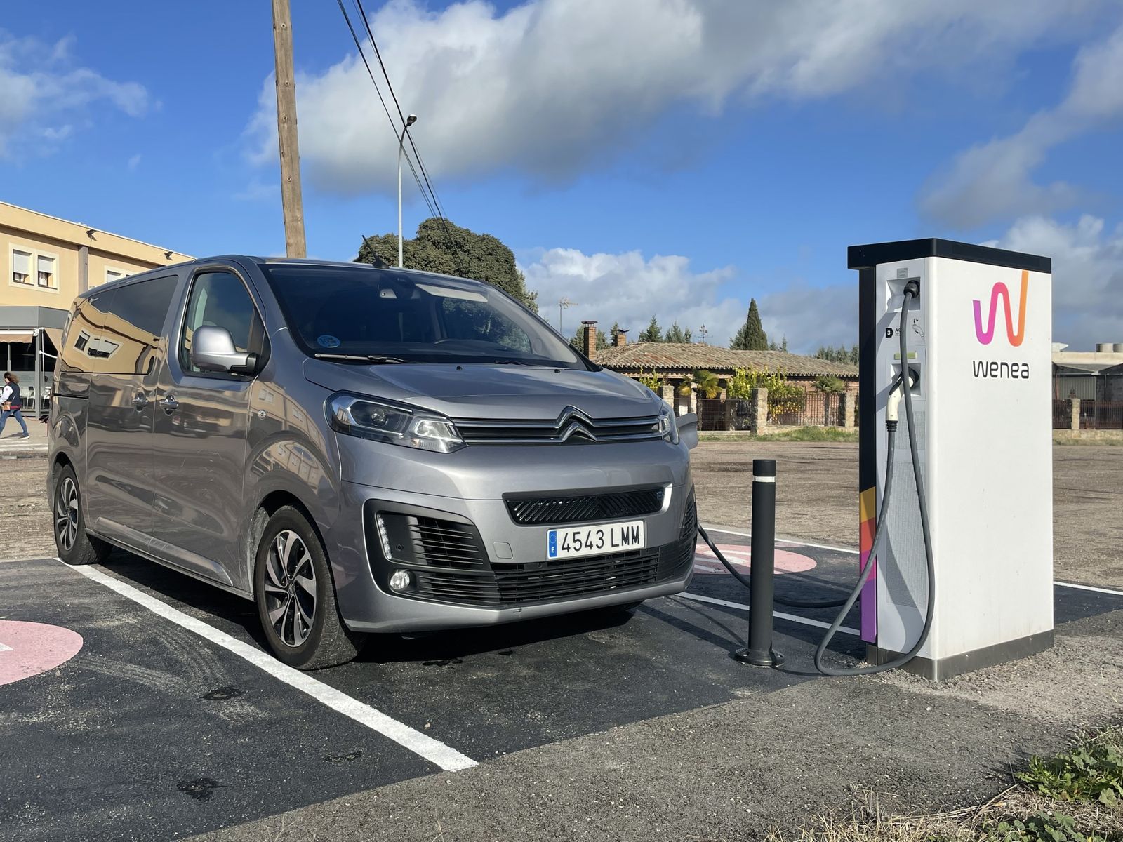 Un cóctel casi único: siete plazas con un sistema de propulsión eléctrico